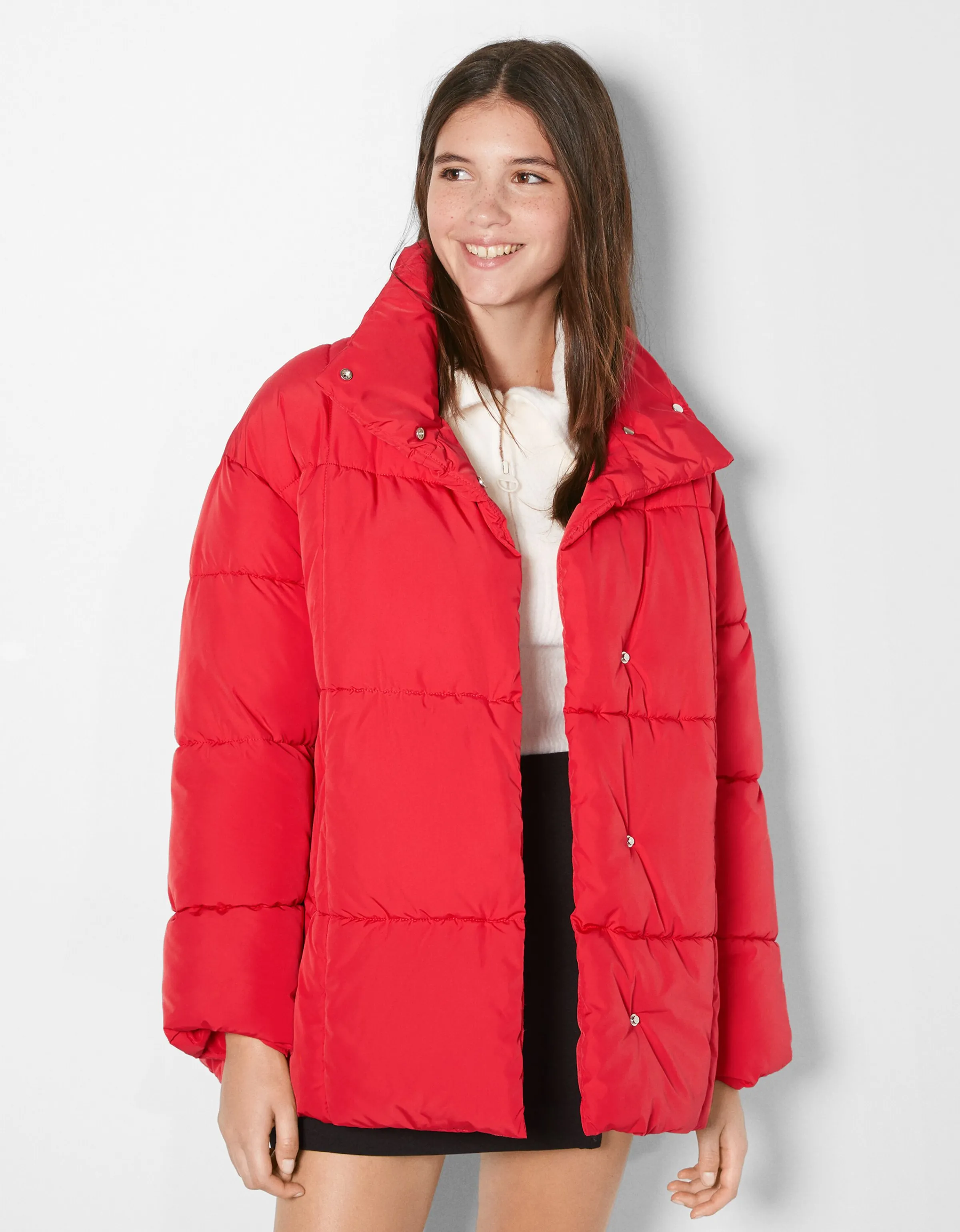 BERSHKA Abrigo puffy efecto nylon cinturón Rojo Cheap