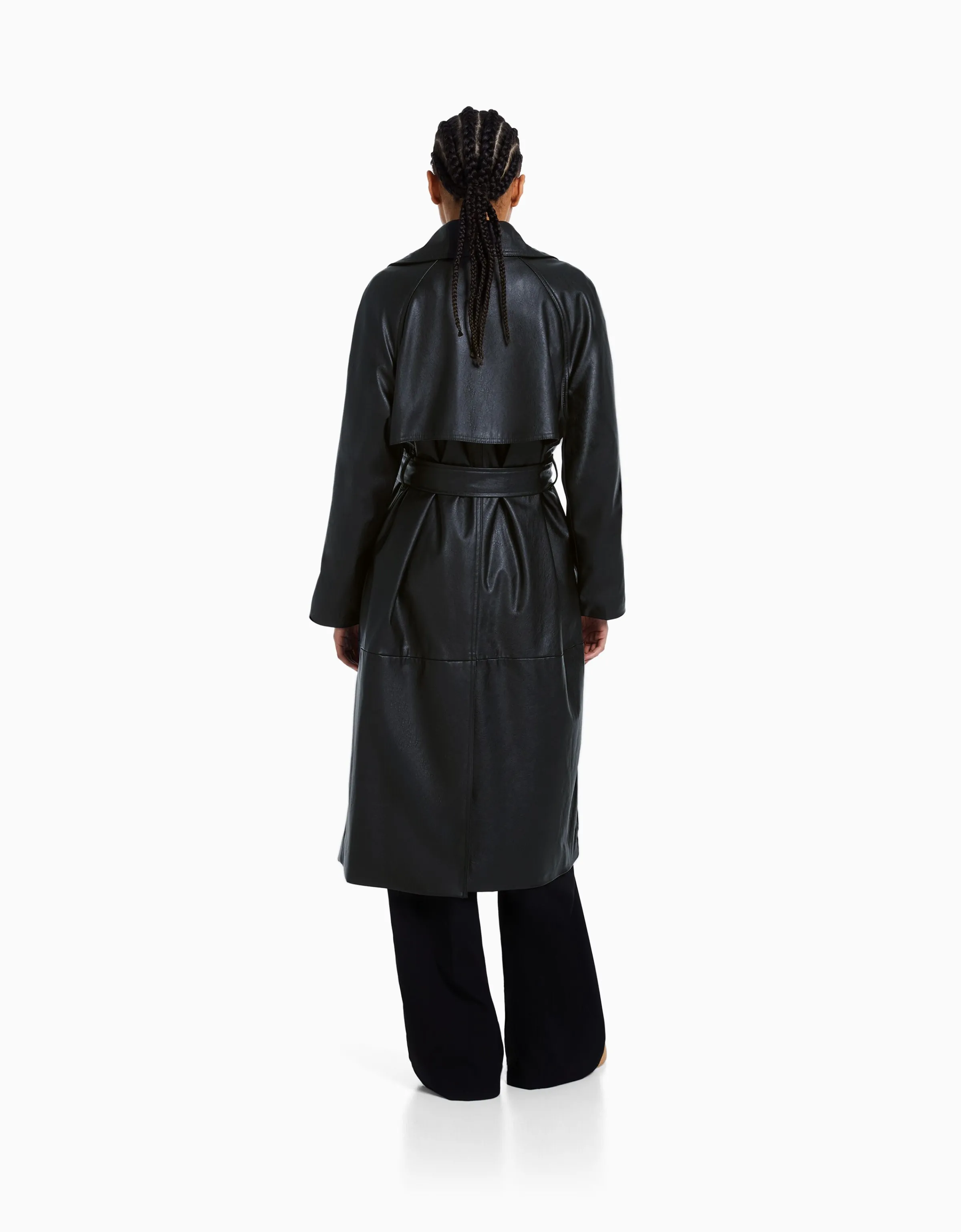 BERSHKA Abrigo trench efecto piel Negro Fashion