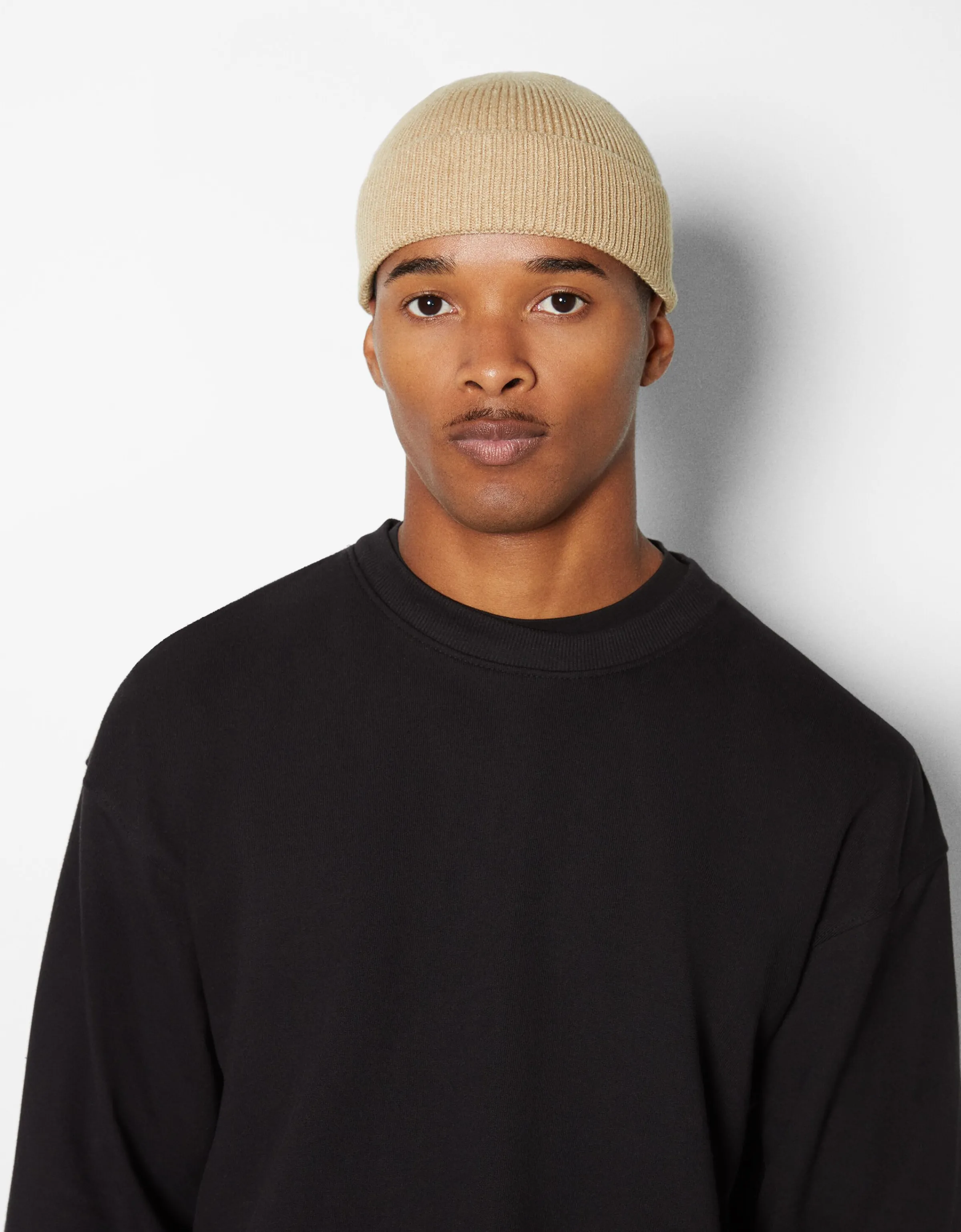 BERSHKA Beanie corto Arena Best Sale