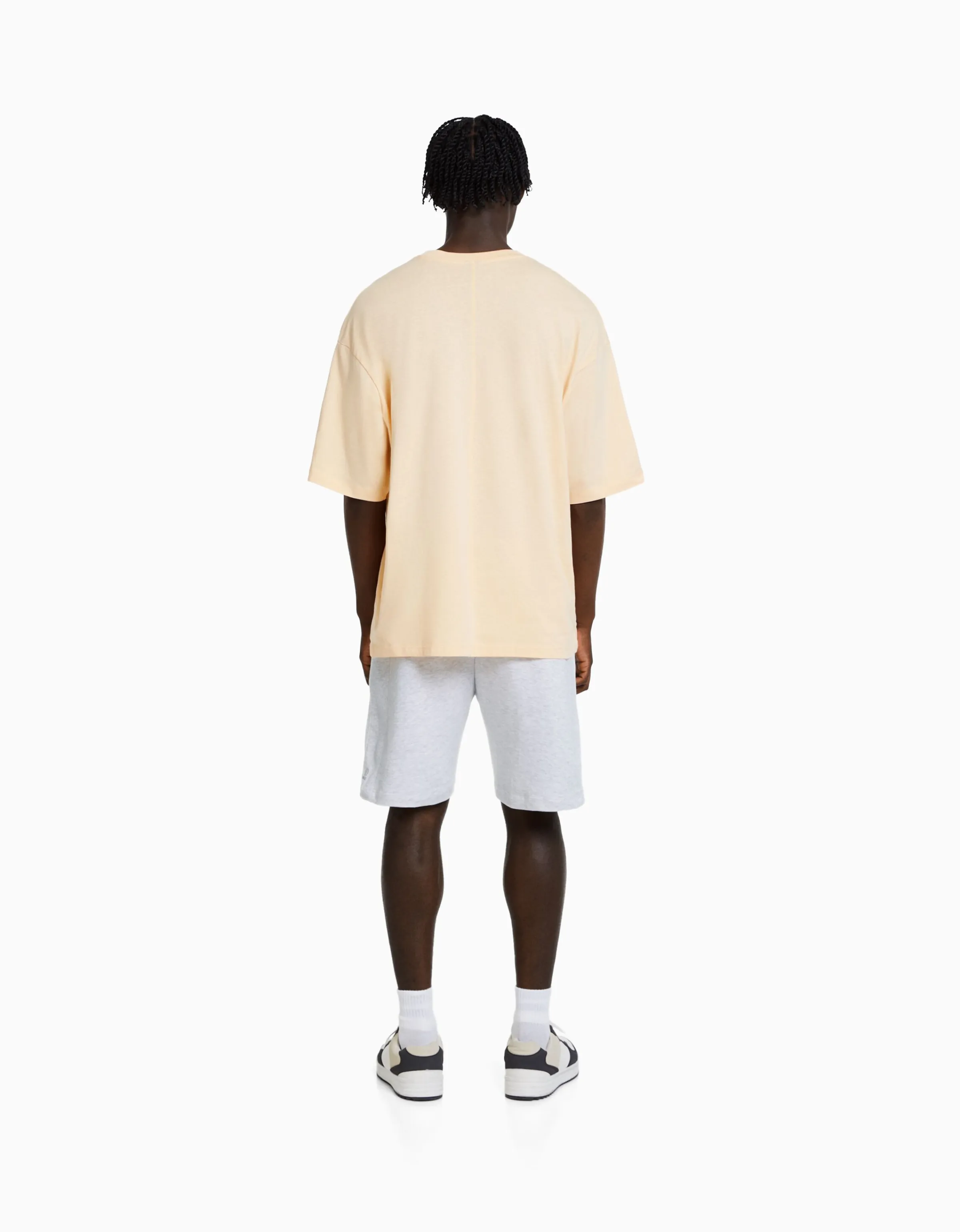 BERSHKA Bermuda básica felpa Blanco Store