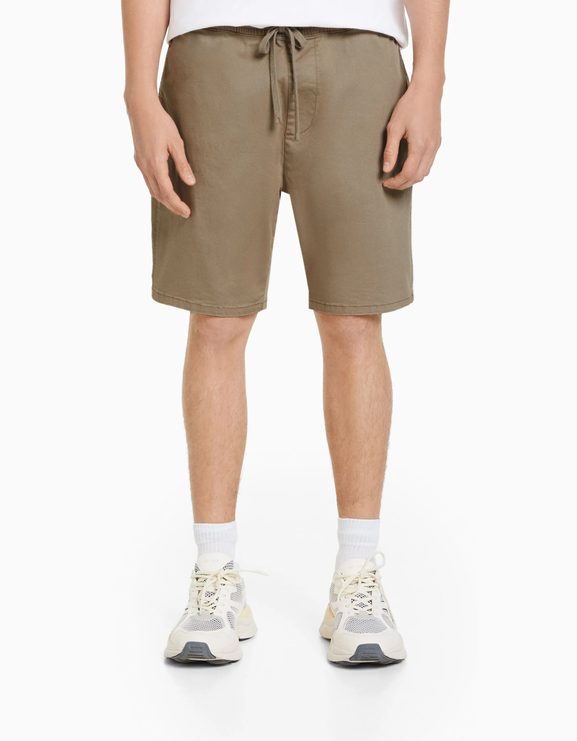 BERSHKA Bermuda jogger Kaki Clearance