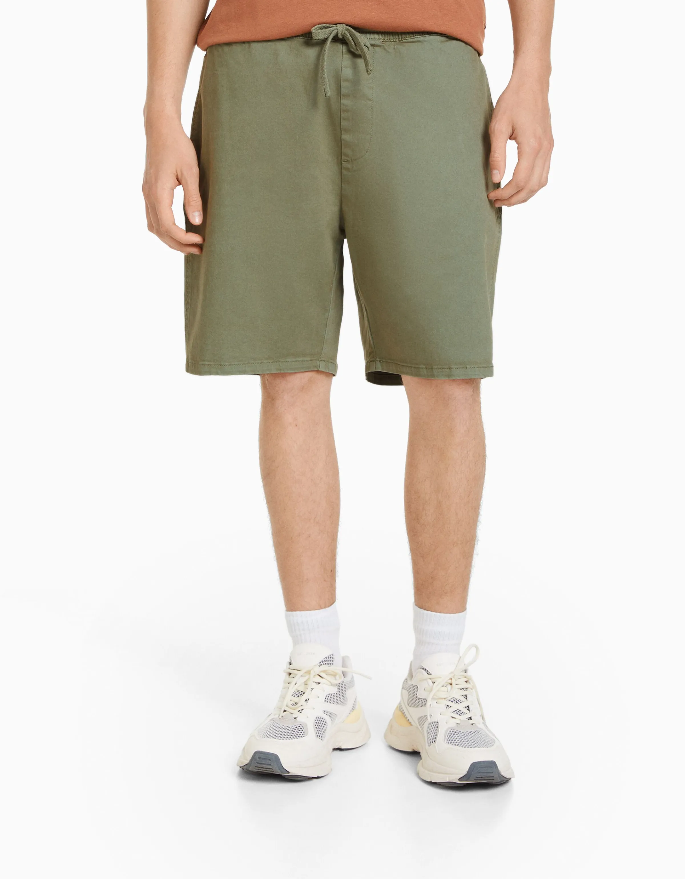 BERSHKA Bermuda jogger Kaki Clearance