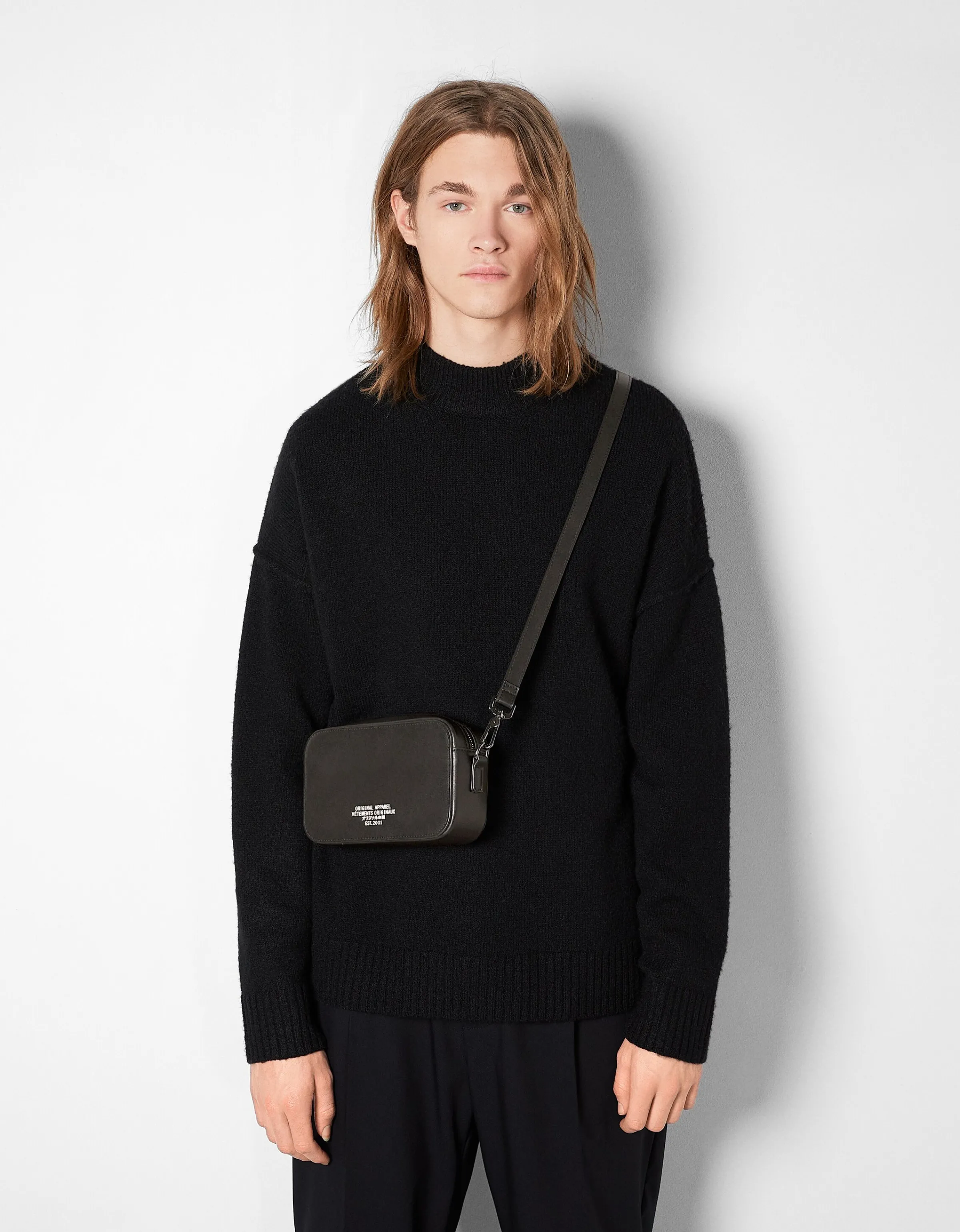 BERSHKA Bolso crossbody rígido Negro Clearance