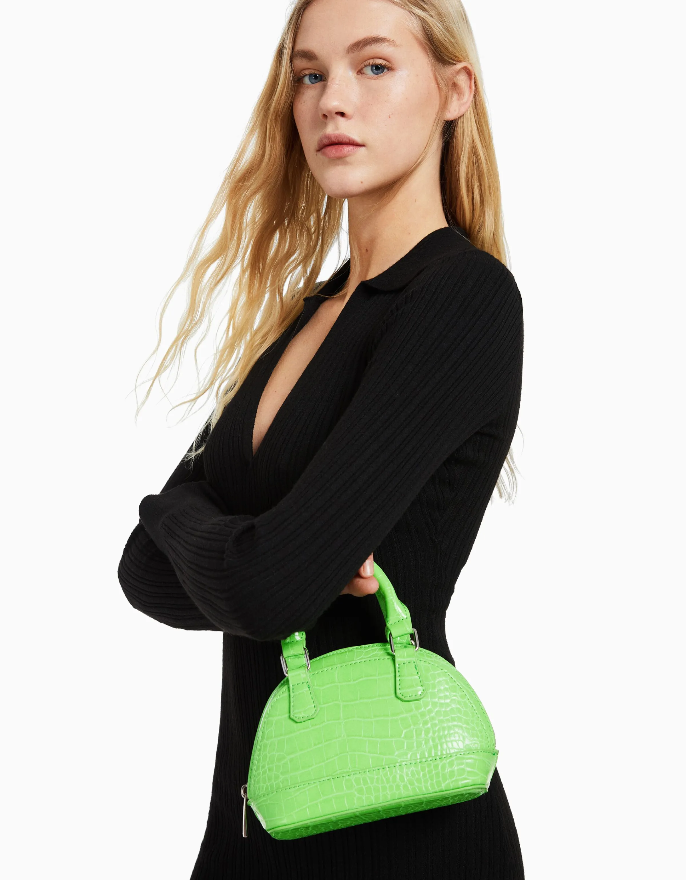 BERSHKA Bolso mini asa efecto cocodrilo Verde Hot