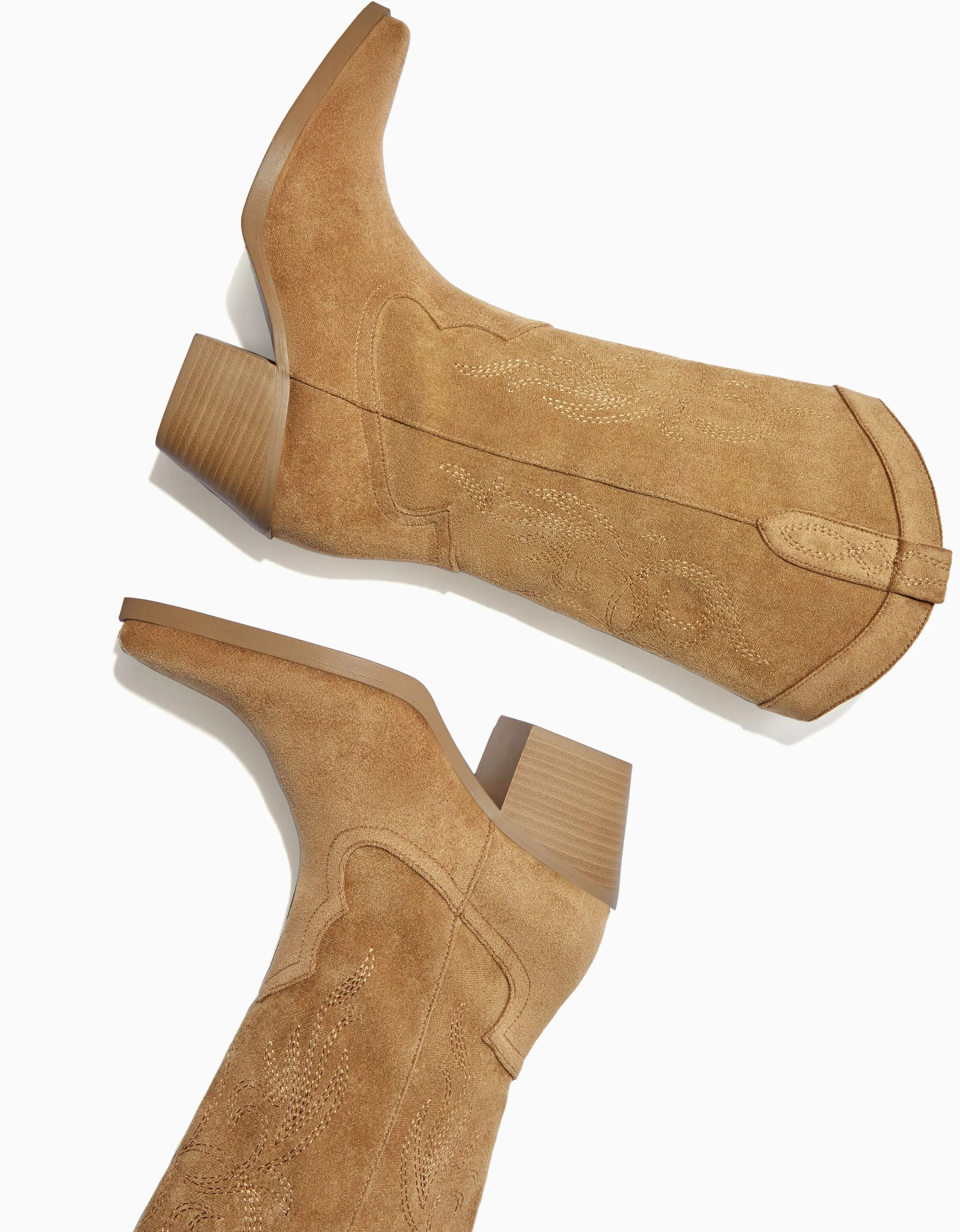 BERSHKA Botas cowboy tacón Arena Shop