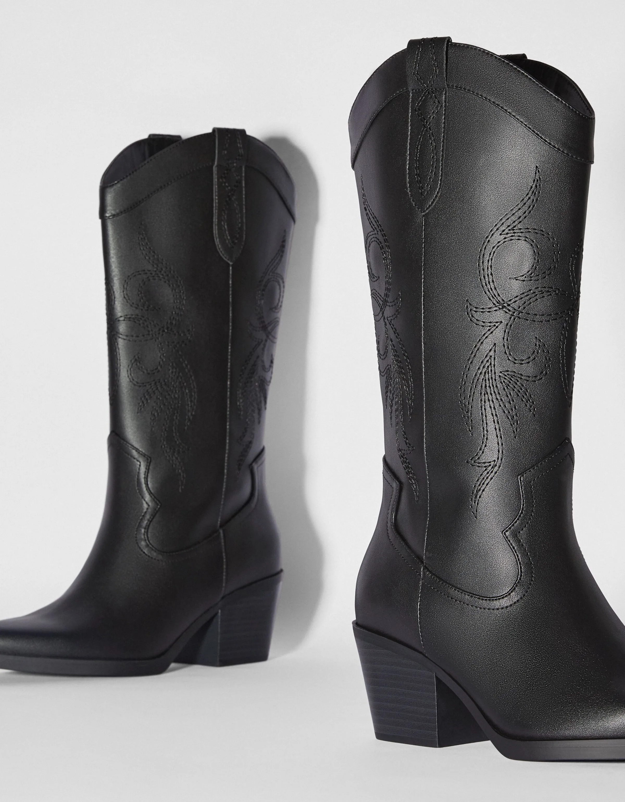 BERSHKA Botas cowboy tacón Negro Flash Sale