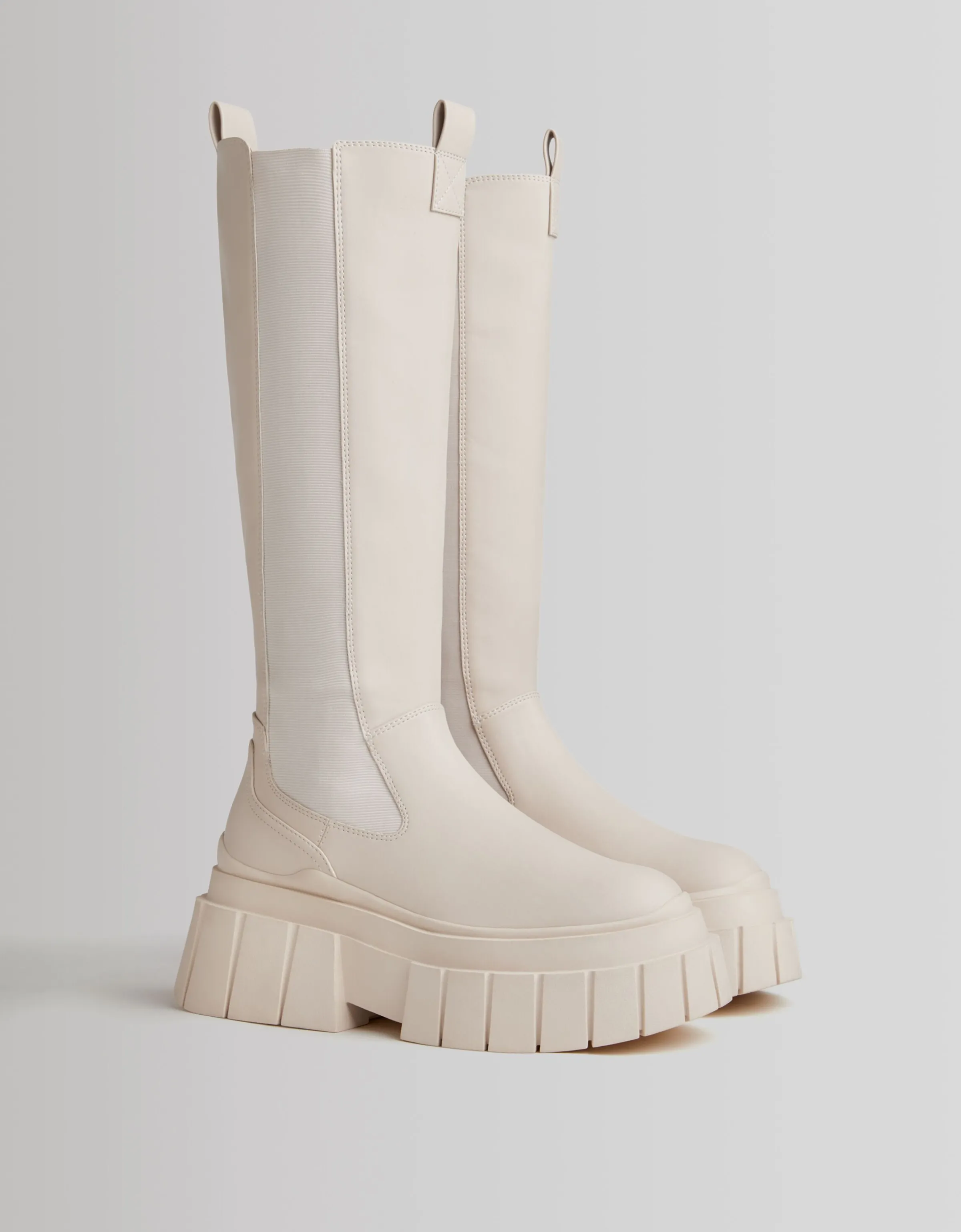 BERSHKA Botas plataforma elástico Crudo Discount