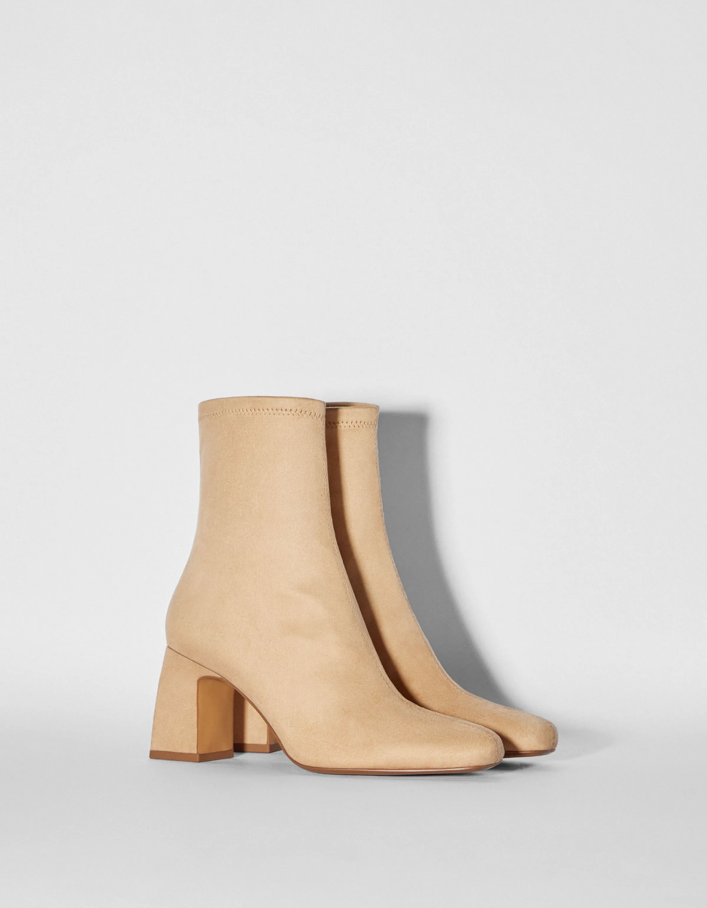 BERSHKA Botines de tacón ajustados Camel Outlet