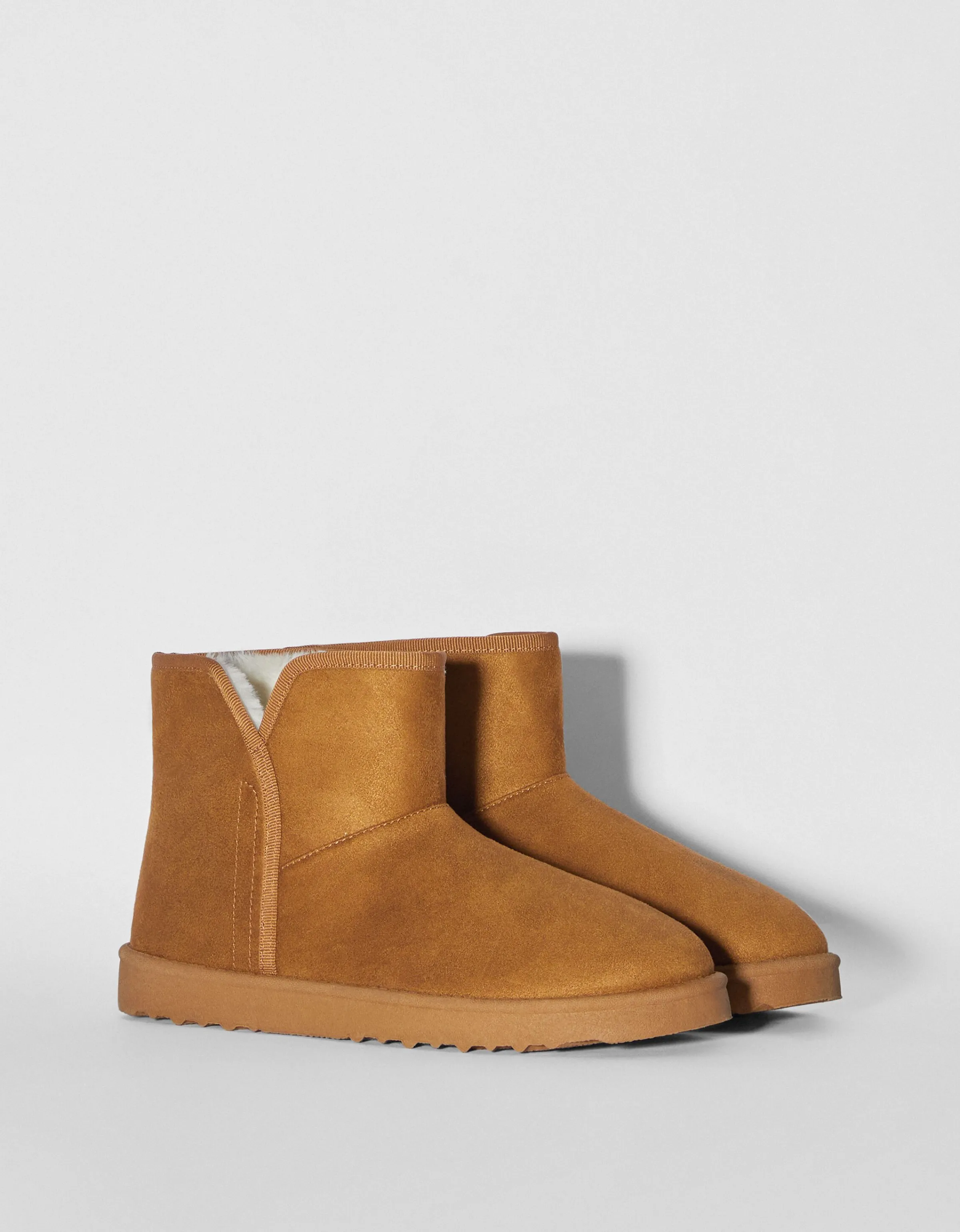 BERSHKA Botines forro pelo Camel Flash Sale