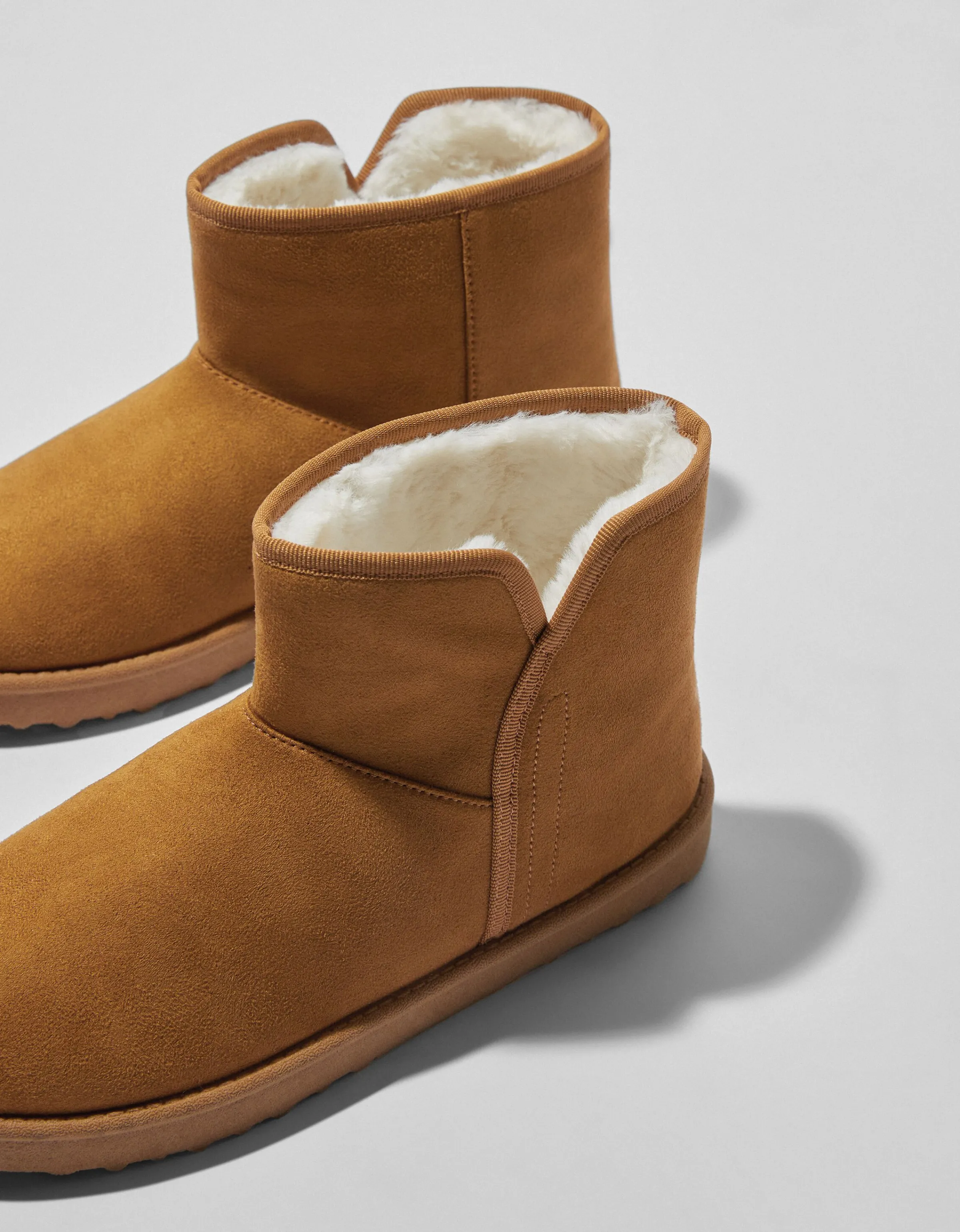 BERSHKA Botines forro pelo Camel Flash Sale