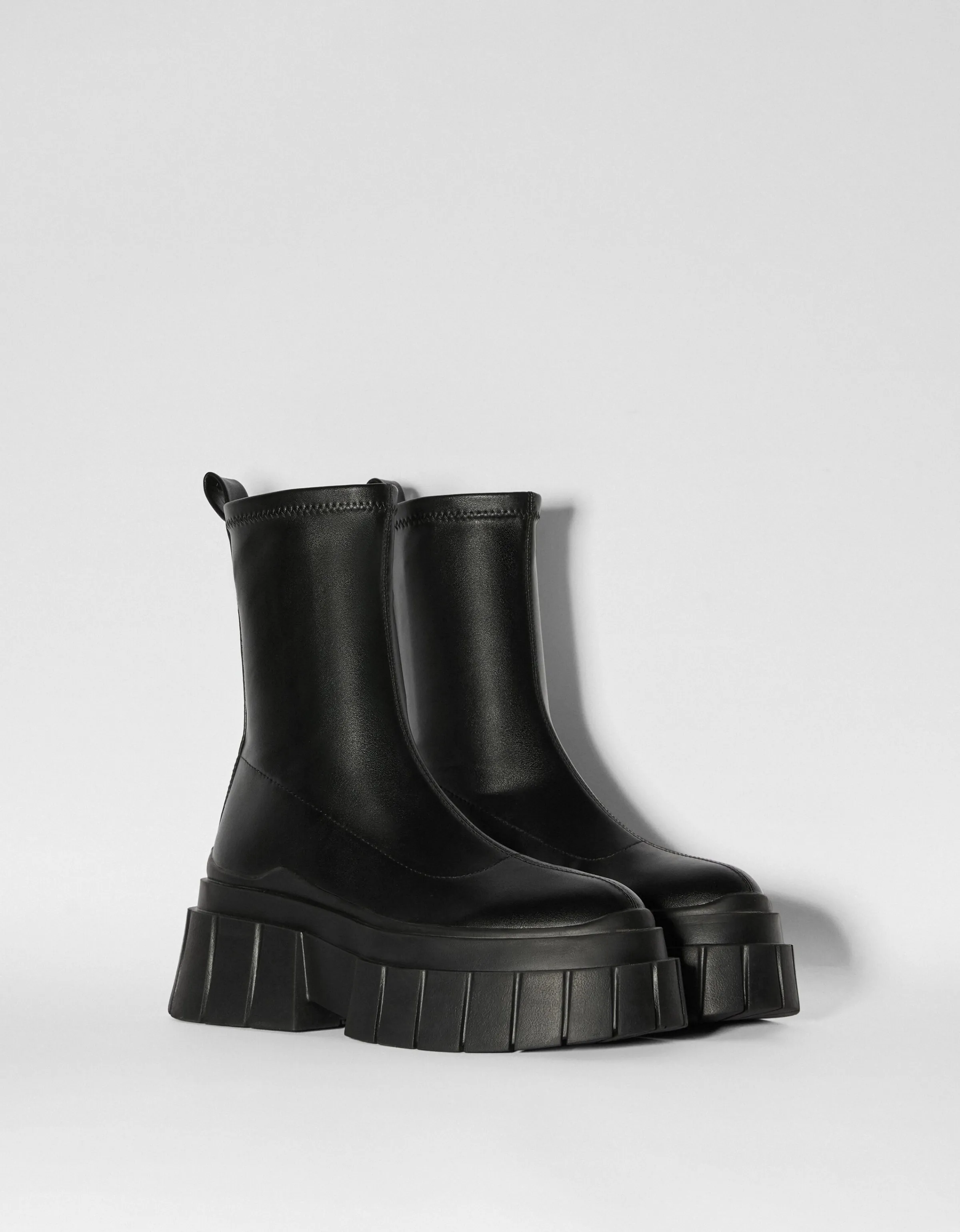 BERSHKA Botines plataforma ajustados Negro Flash Sale