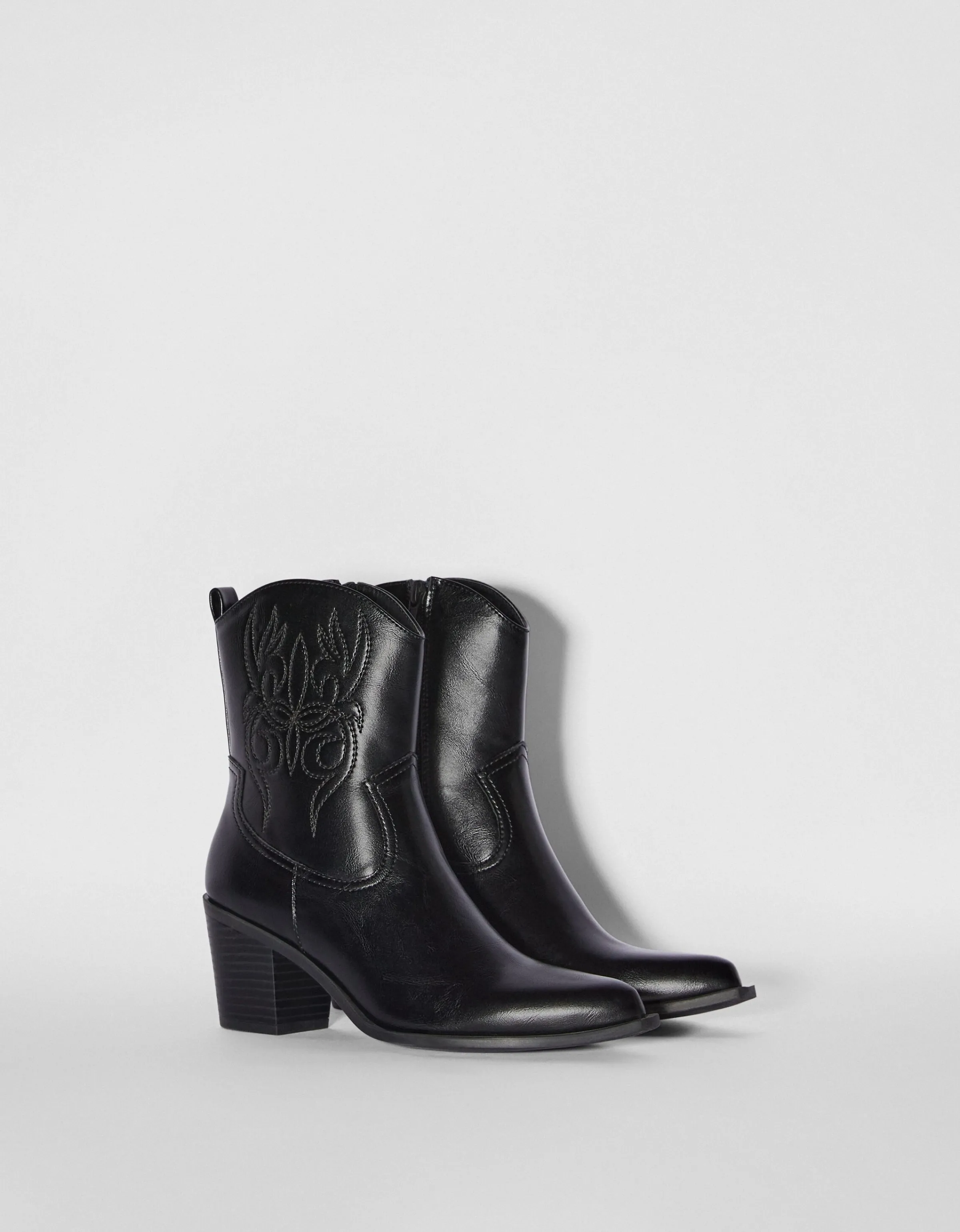 BERSHKA Botines tacón cowboy Negro Discount