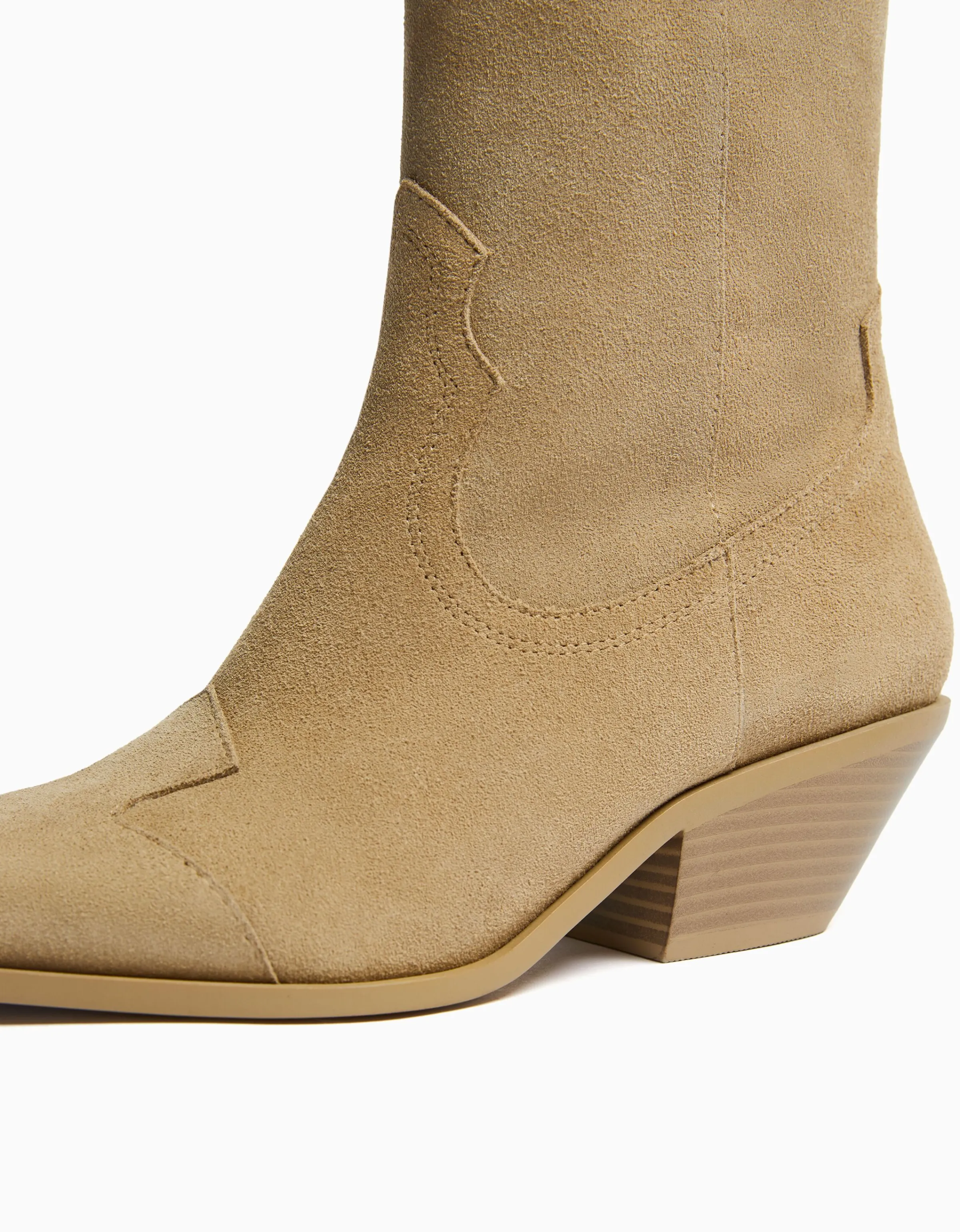 BERSHKA Botines tacón cowboy PIEL Arena Online