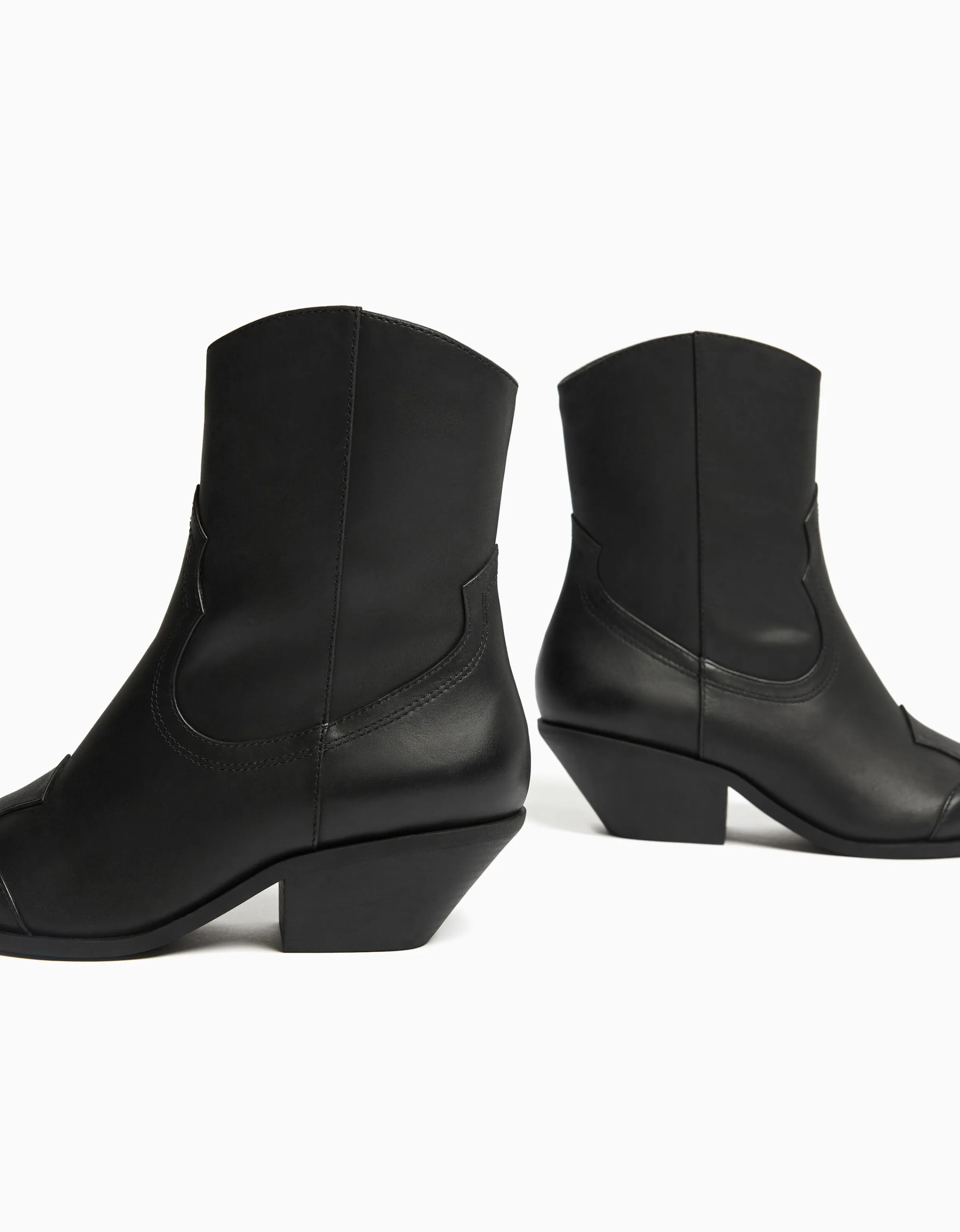 BERSHKA Botines tacón cowboy PIEL Arena Clearance