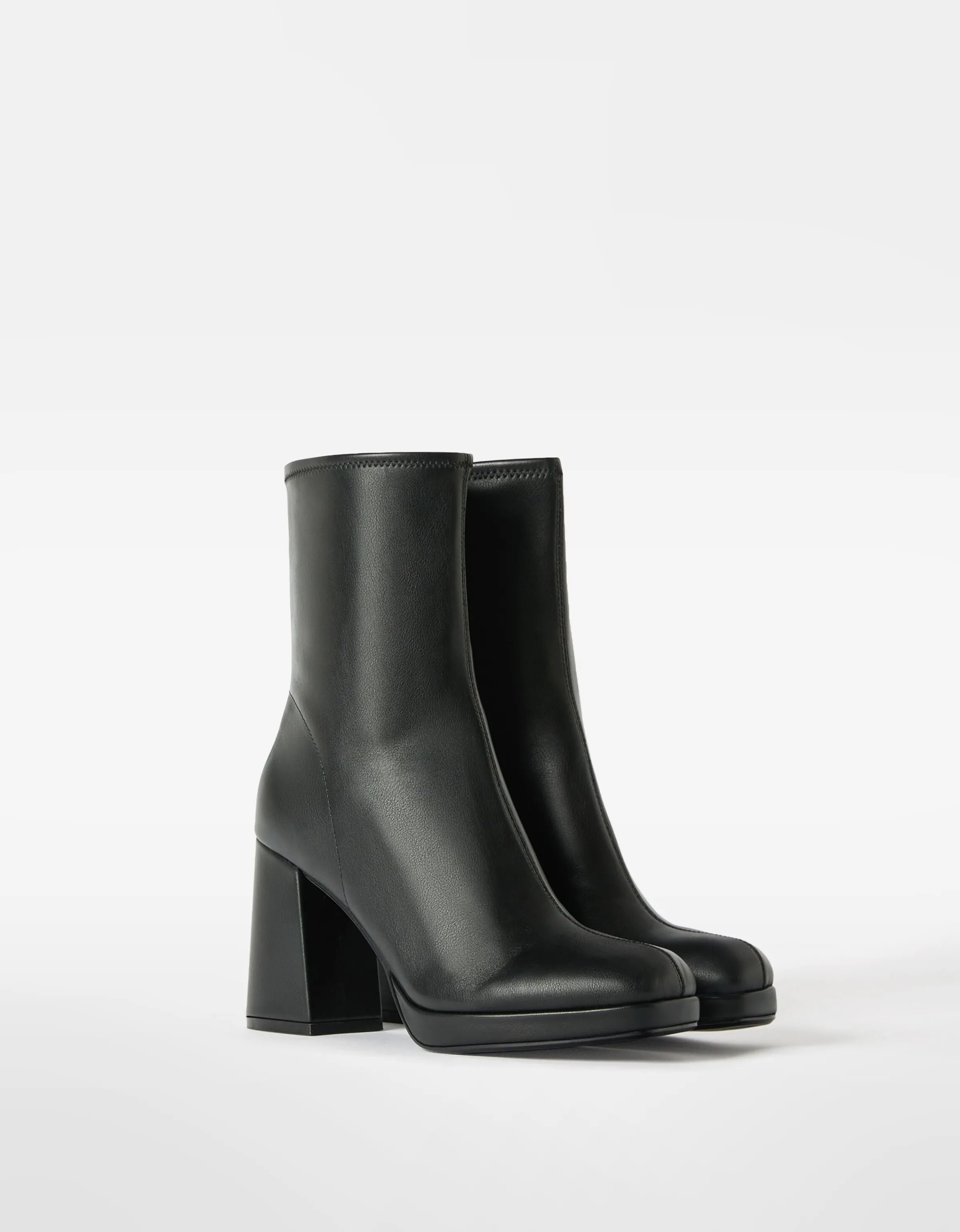 BERSHKA Botines tacón mini plataforma ajustados Negro Fashion