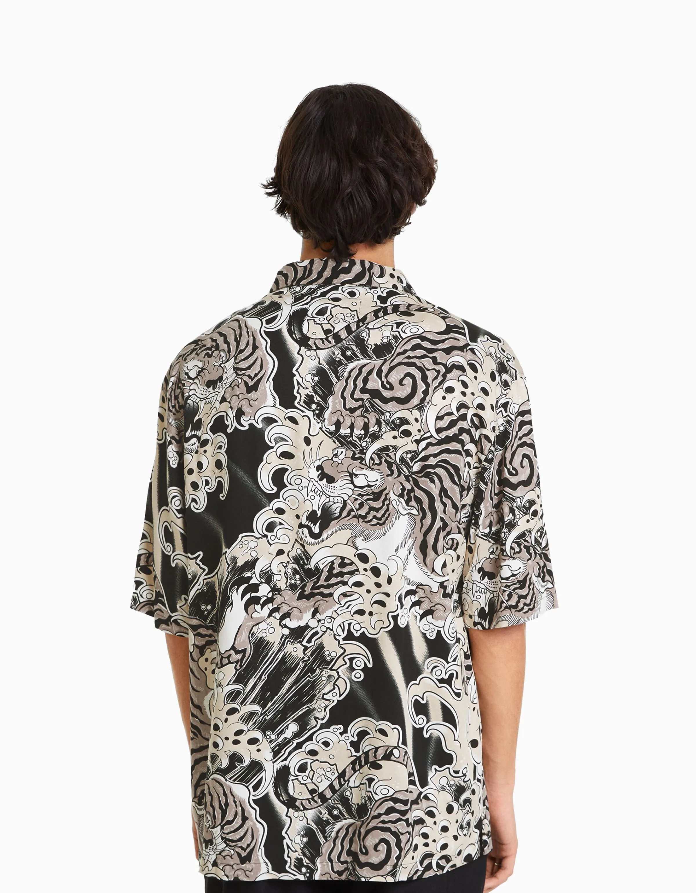 BERSHKA Camisa manga corta print Negro Store