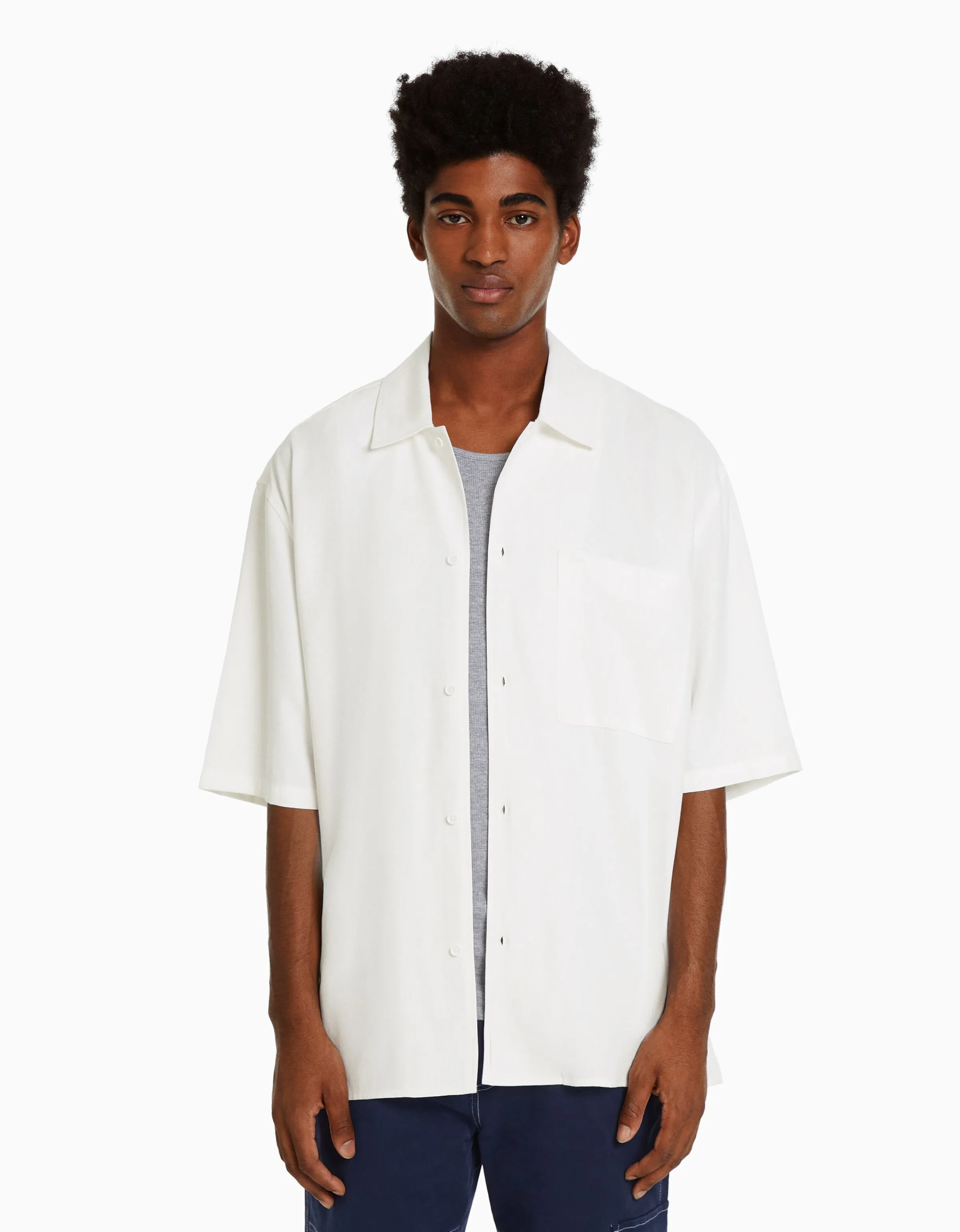 BERSHKA Camisa manga corta relaxed fit Blanco Cheap