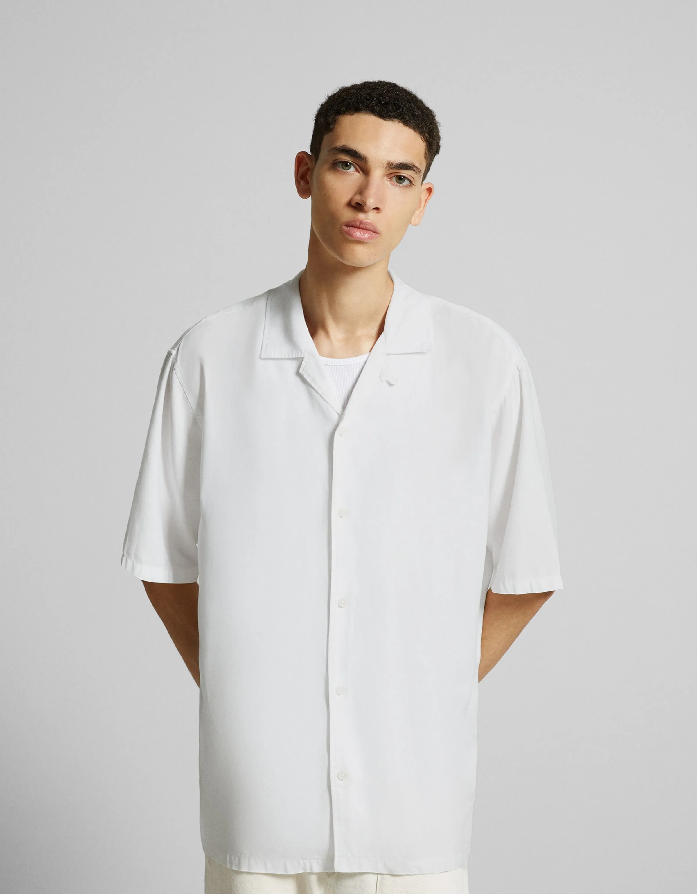 BERSHKA Camisa manga corta relaxed fit rústica Blanco Clearance