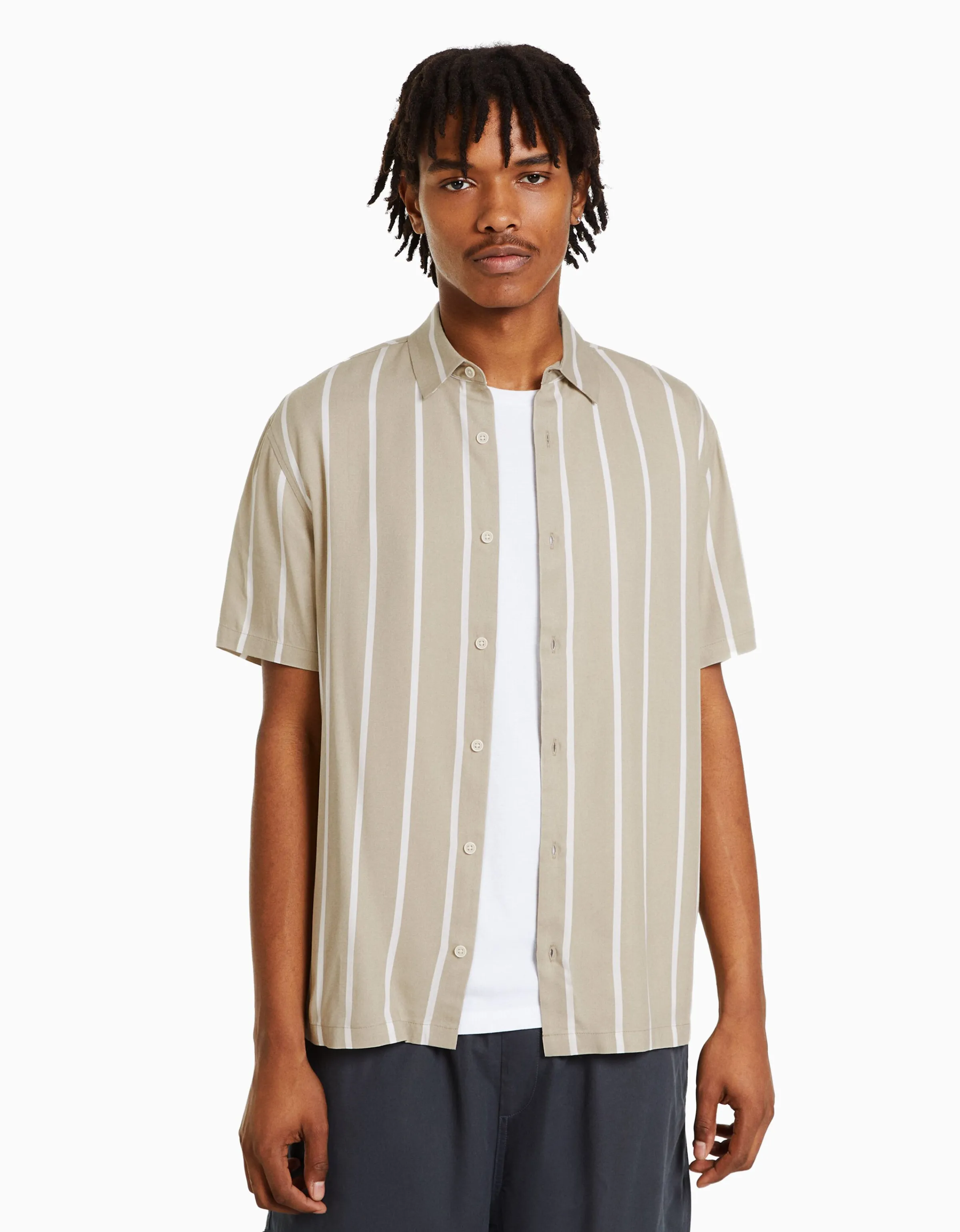 BERSHKA Camisa manga corta sarga rayas Blanco / Negro Store