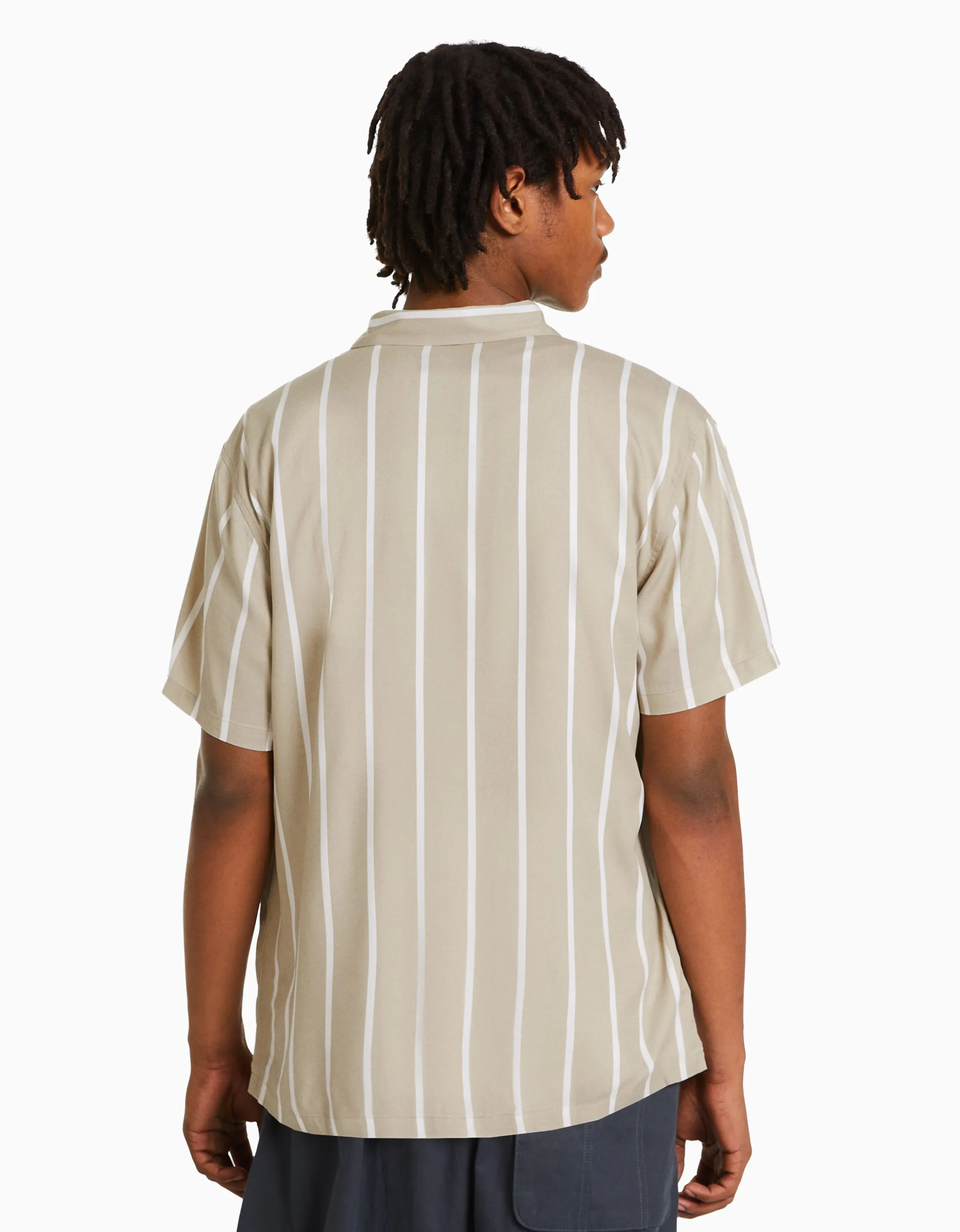 BERSHKA Camisa manga corta sarga rayas Blanco / Negro Store