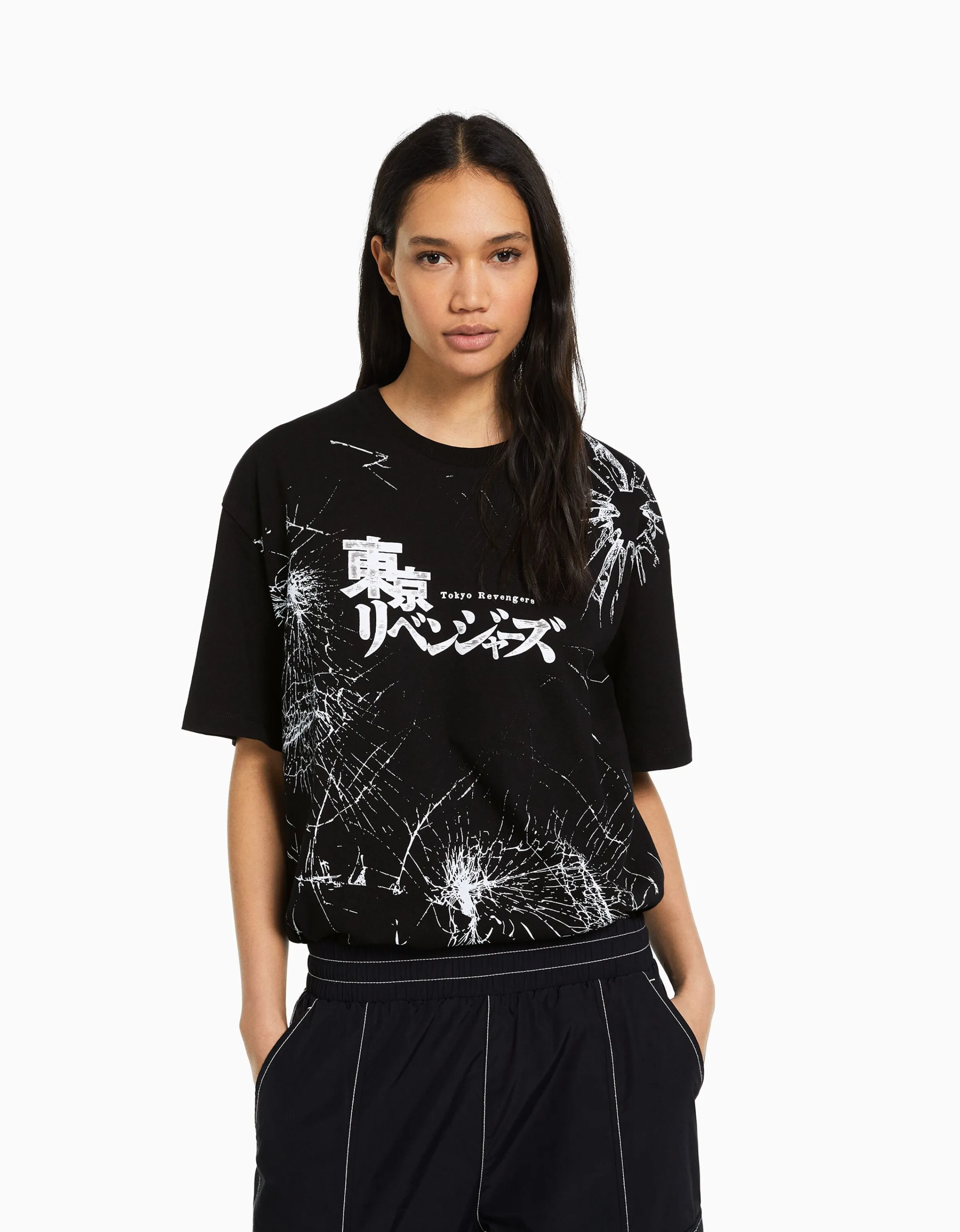 BERSHKA Camiseta manga corta boxy fit TOKYO REVENGERS Negro Best