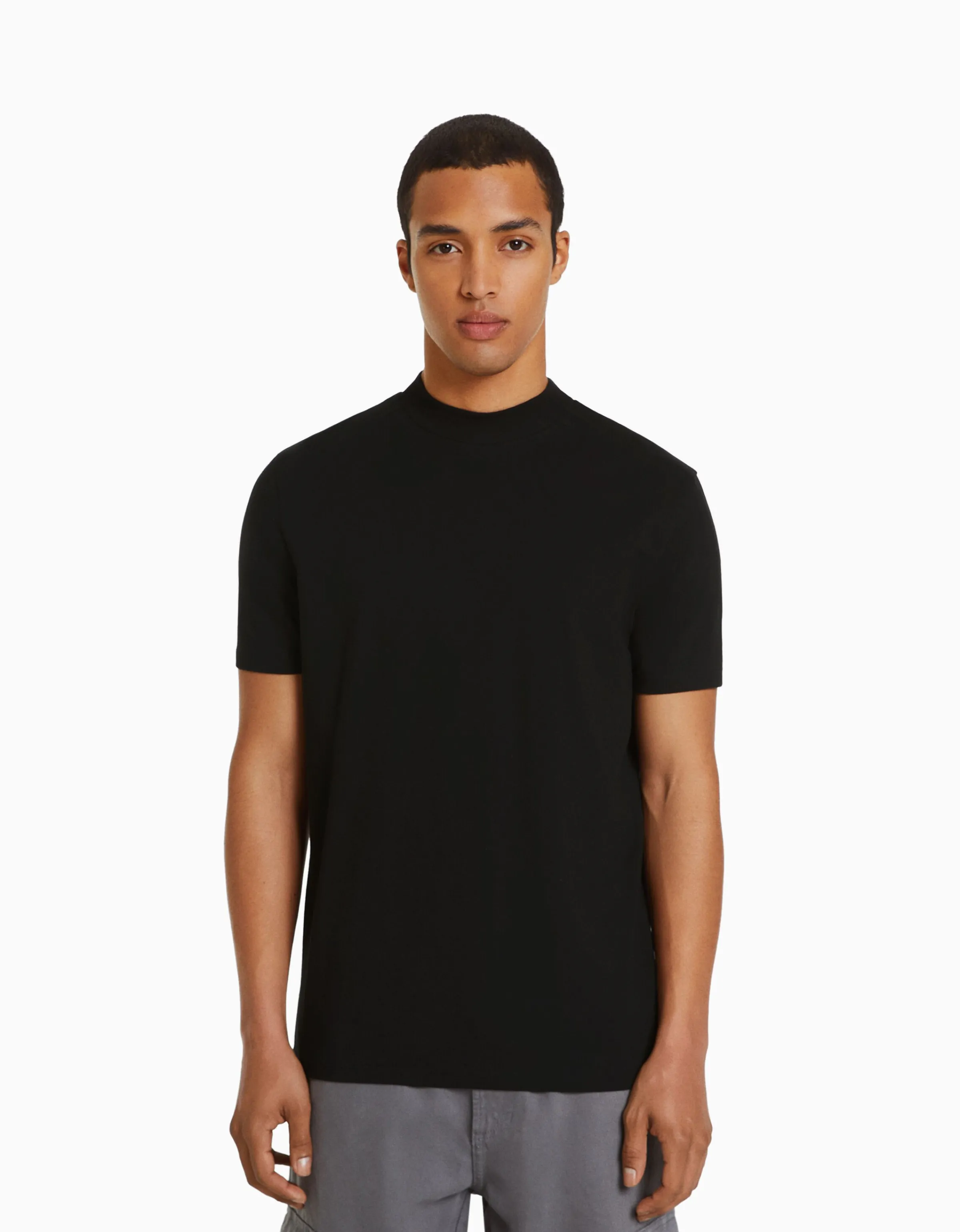 BERSHKA Camiseta manga corta cuello perkins Negro Store