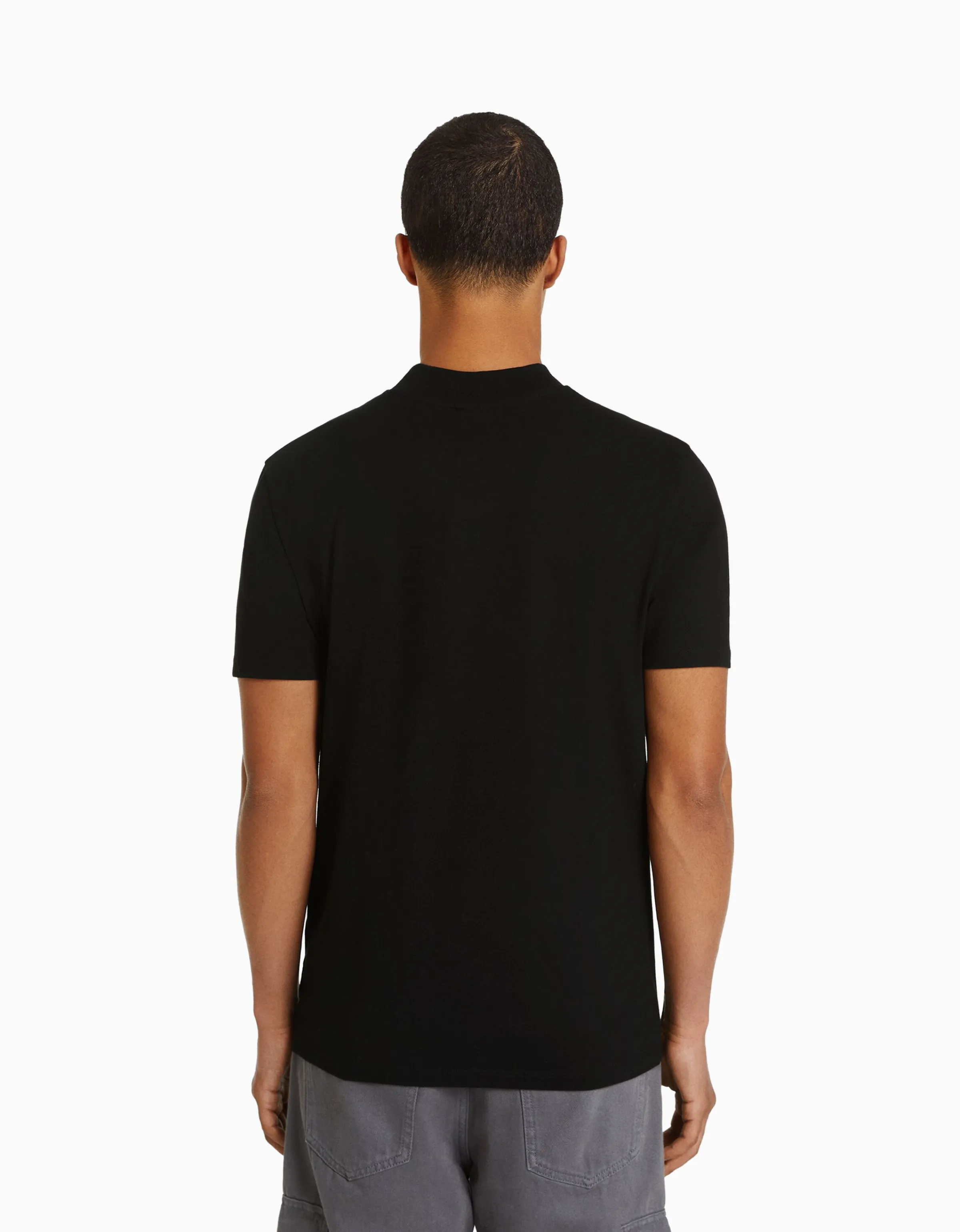 BERSHKA Camiseta manga corta cuello perkins Negro Store