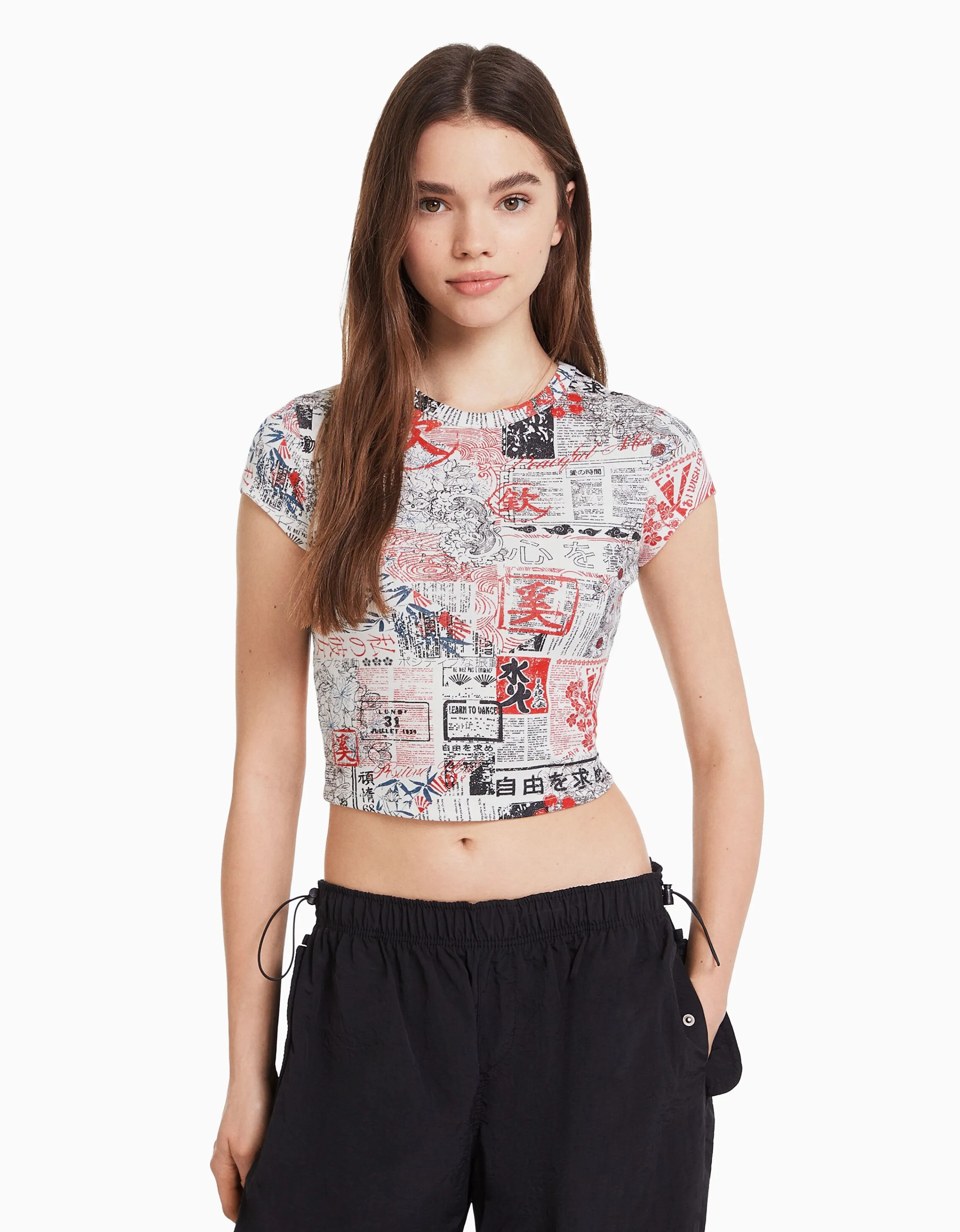 BERSHKA Camiseta manga corta print Negro Fashion