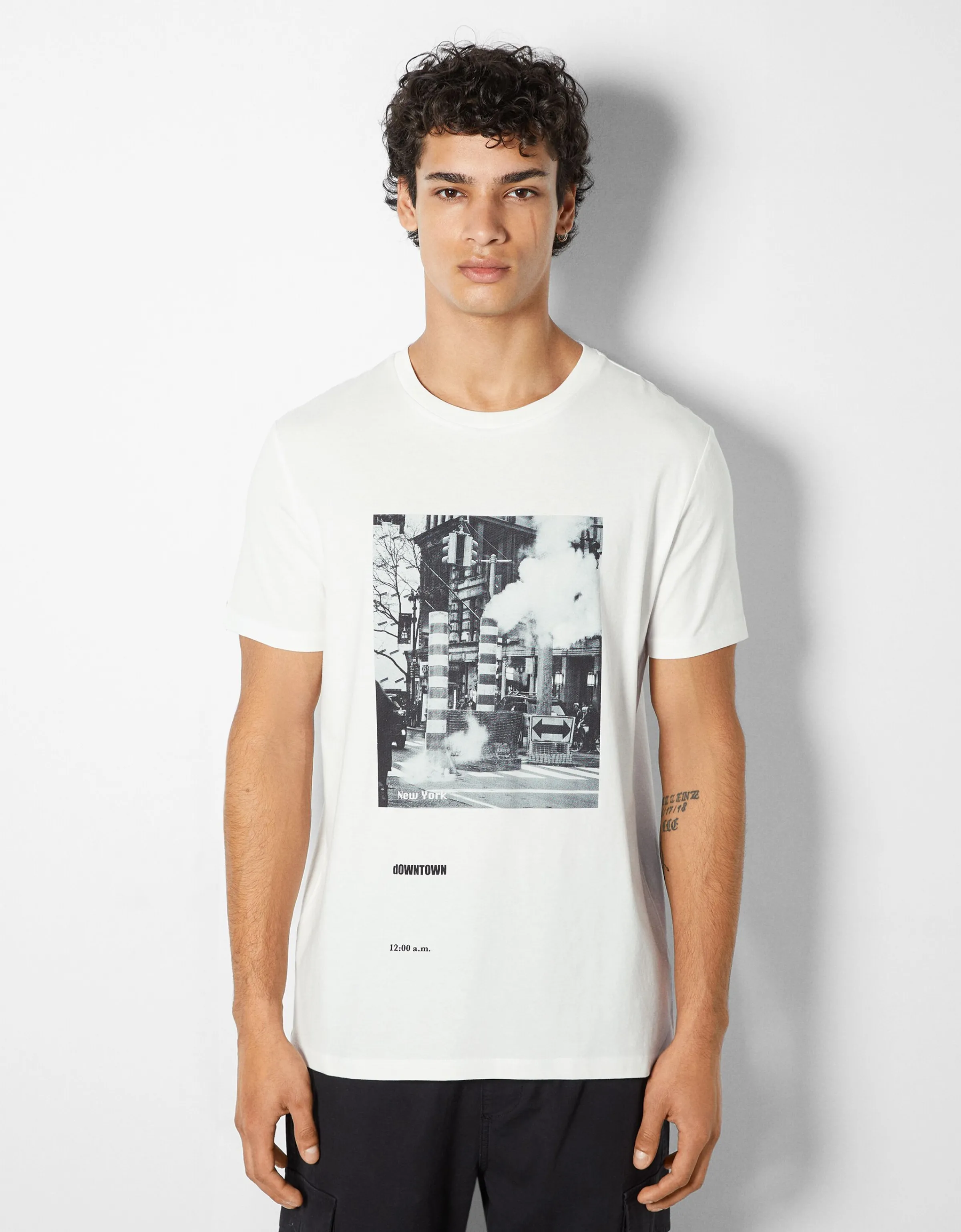 BERSHKA Camiseta manga corta print fotográfico Blanco roto Best