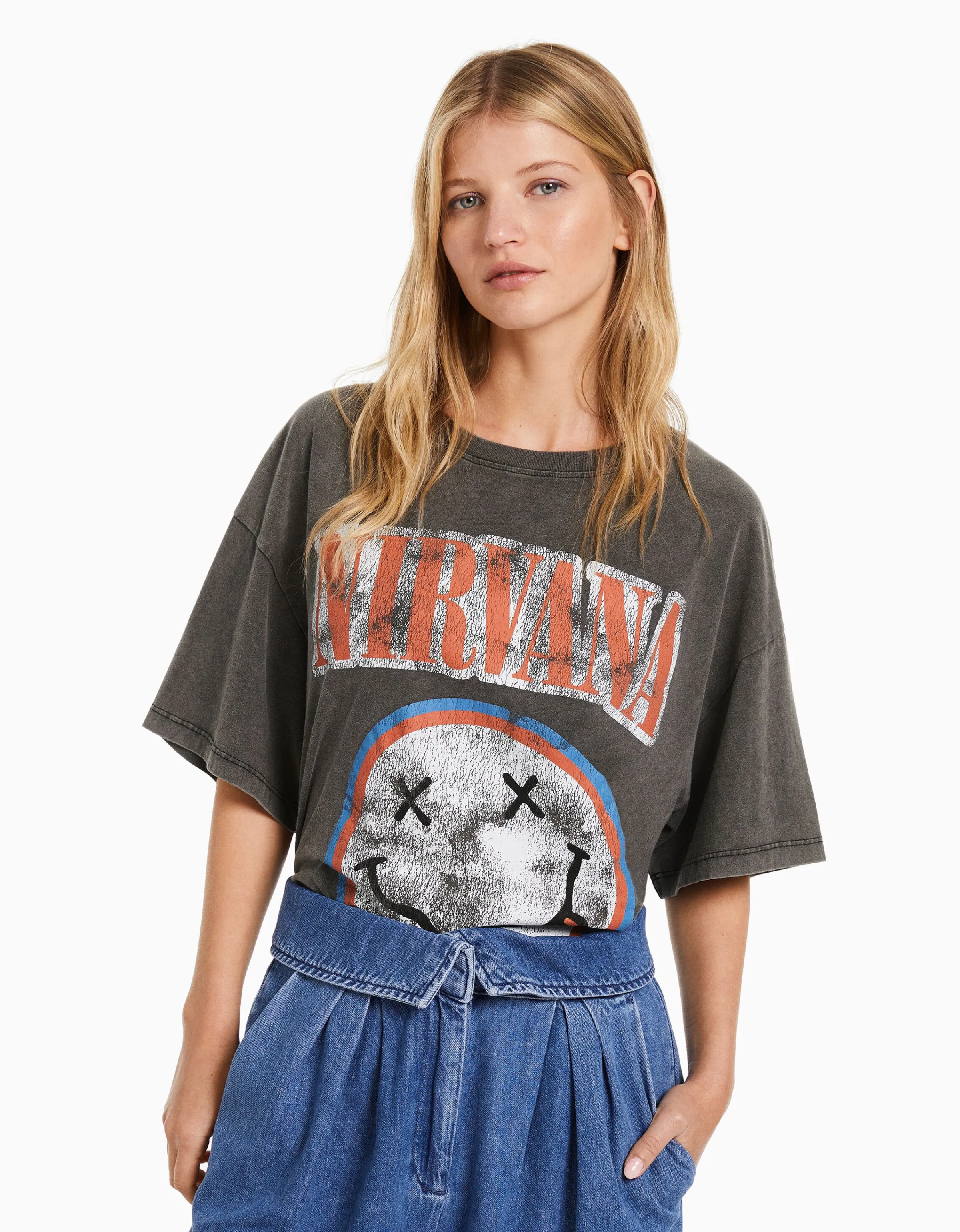 BERSHKA Camiseta manga corta print Nirvana Negro Store