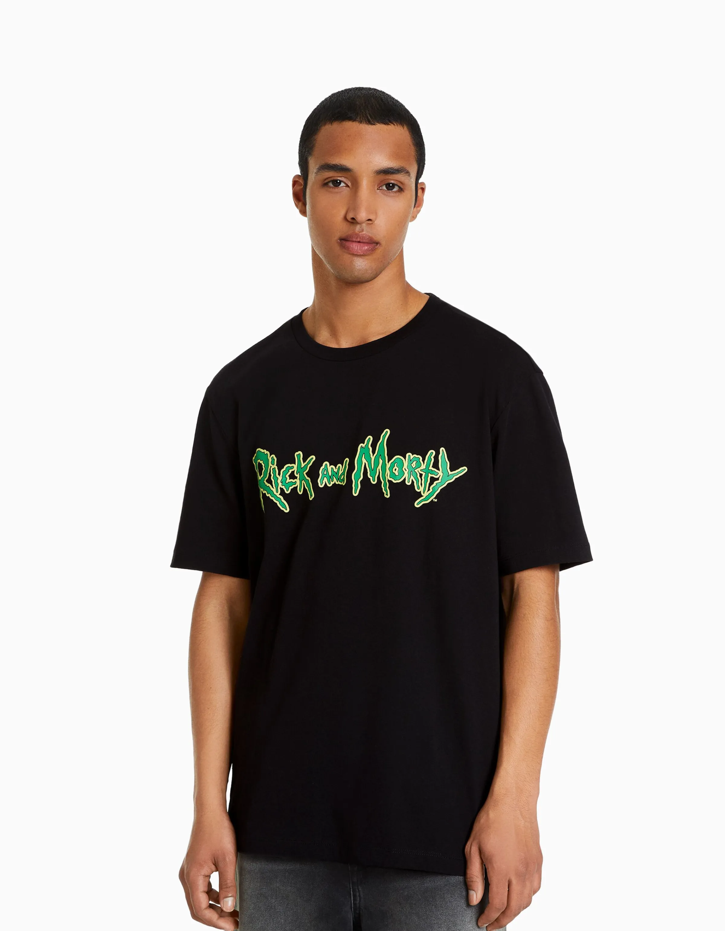 BERSHKA Camiseta manga corta regular fit print RickMorty Negro Cheap