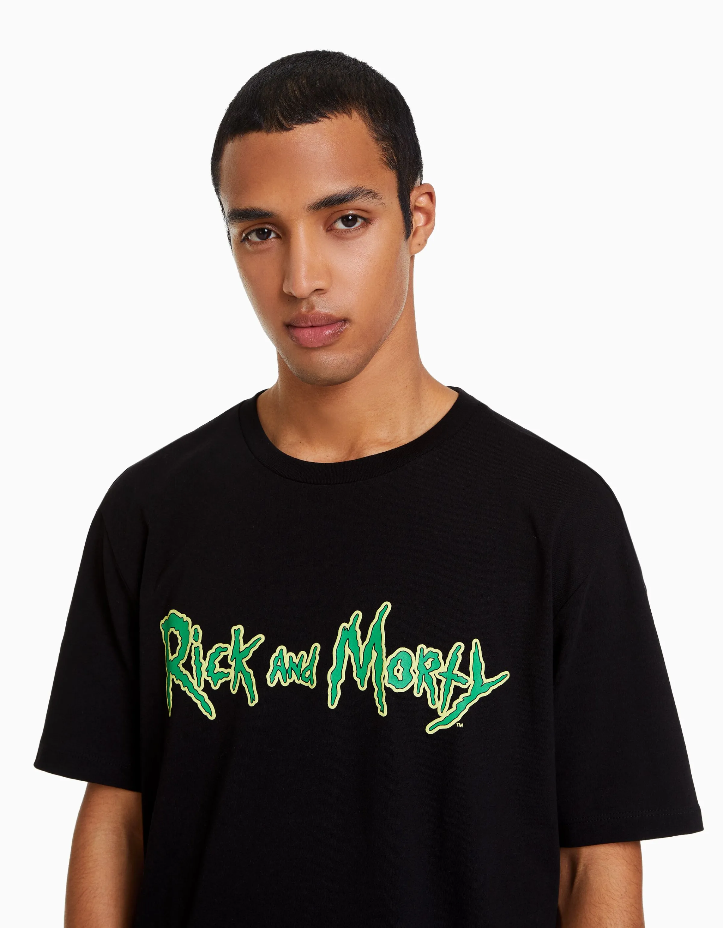 BERSHKA Camiseta manga corta regular fit print RickMorty Negro Cheap