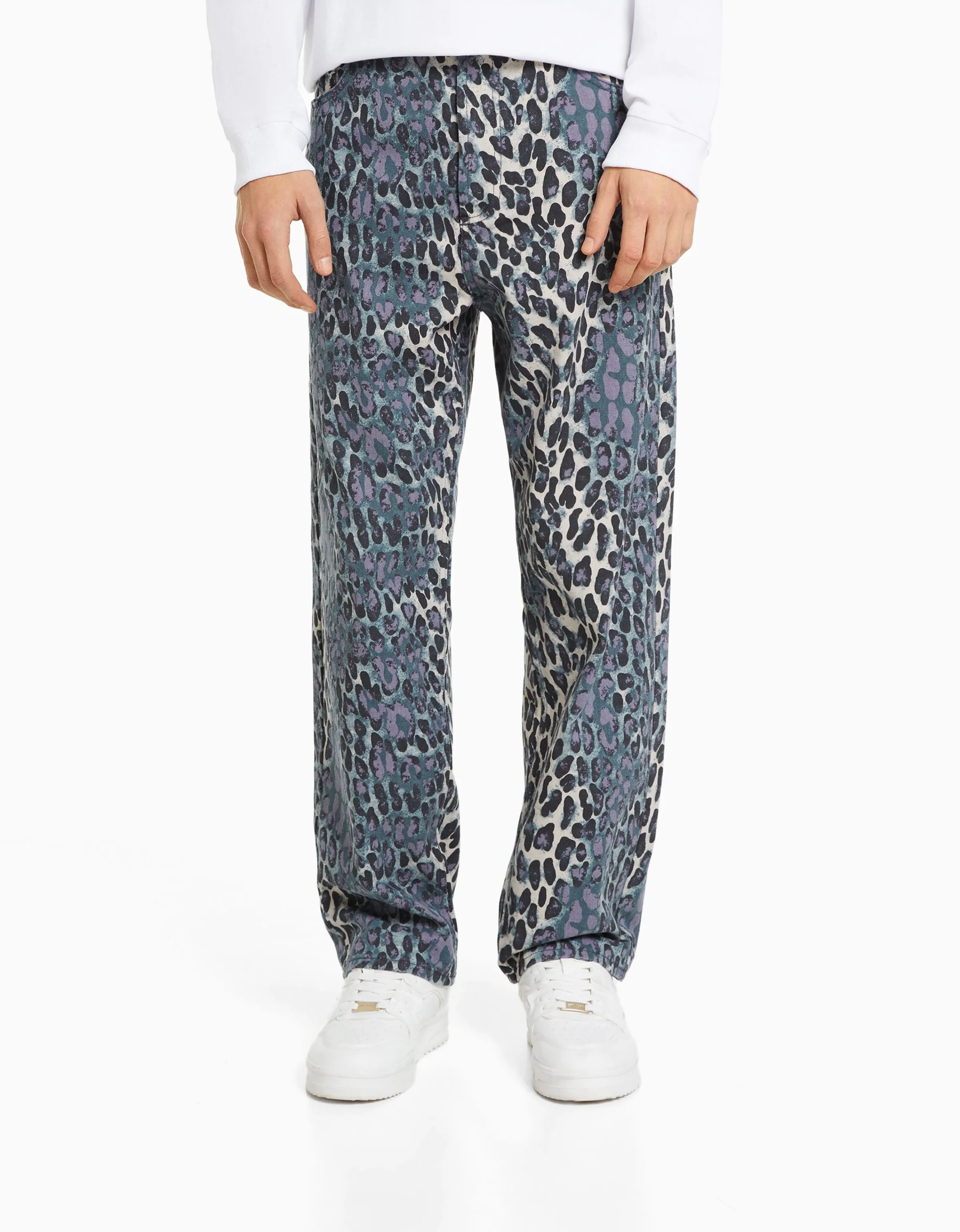 BERSHKA Jeans baggy animal print Morado Cheap