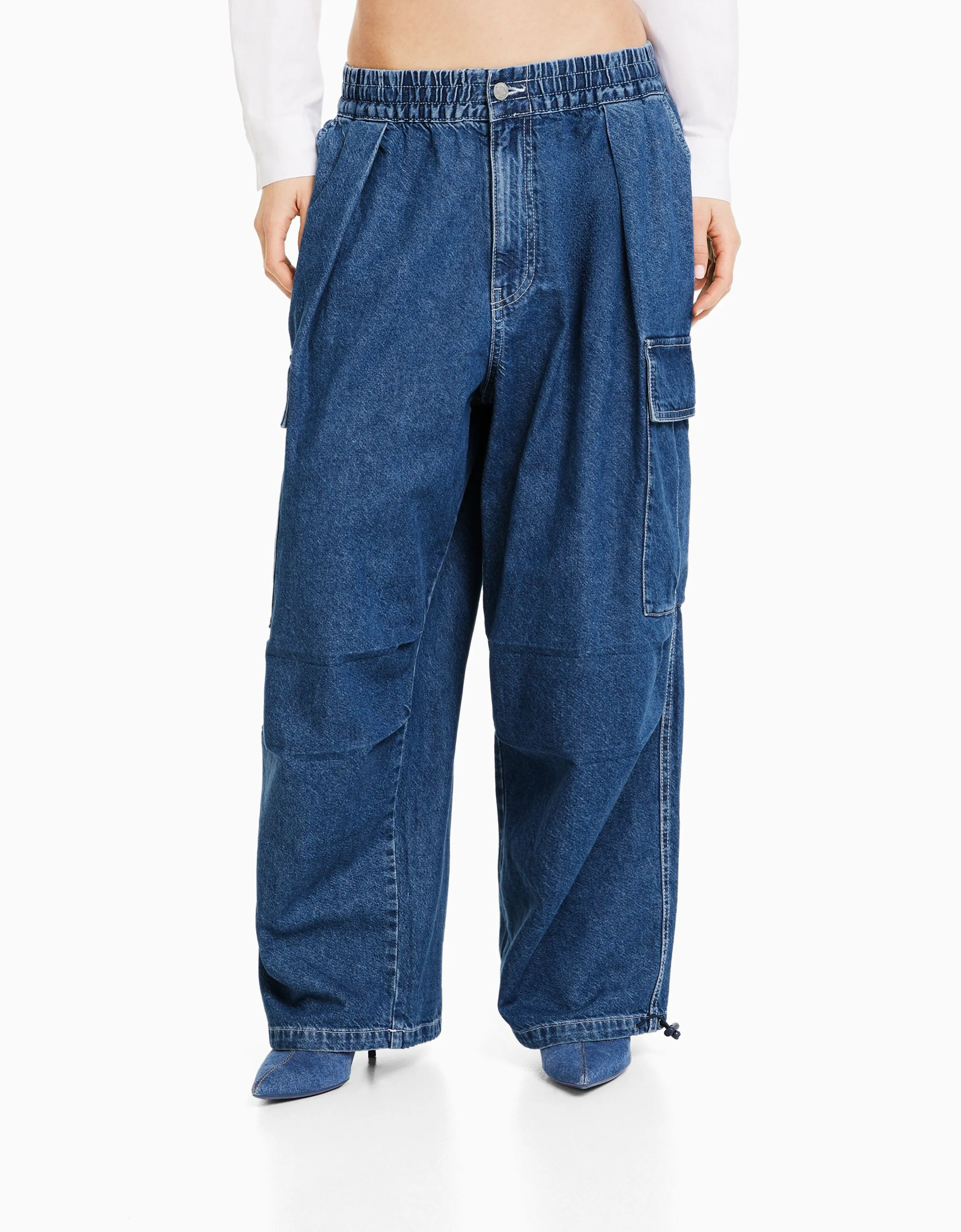 BERSHKA Jeans cargo volumen Azul lavado Cheap