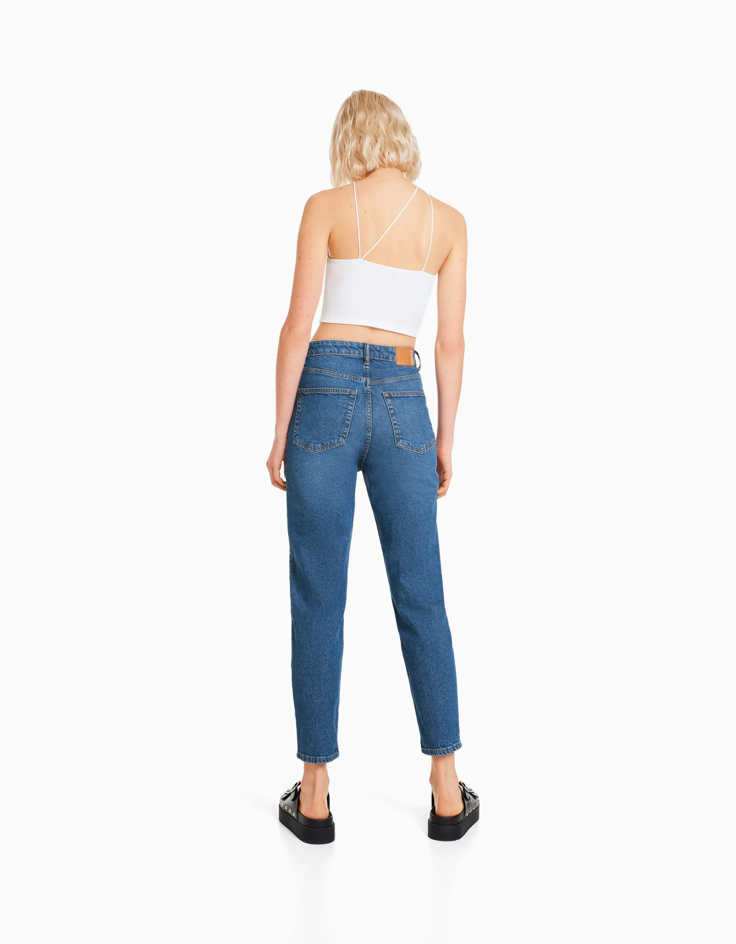 BERSHKA Jeans mom slim confort Azul lavado Store