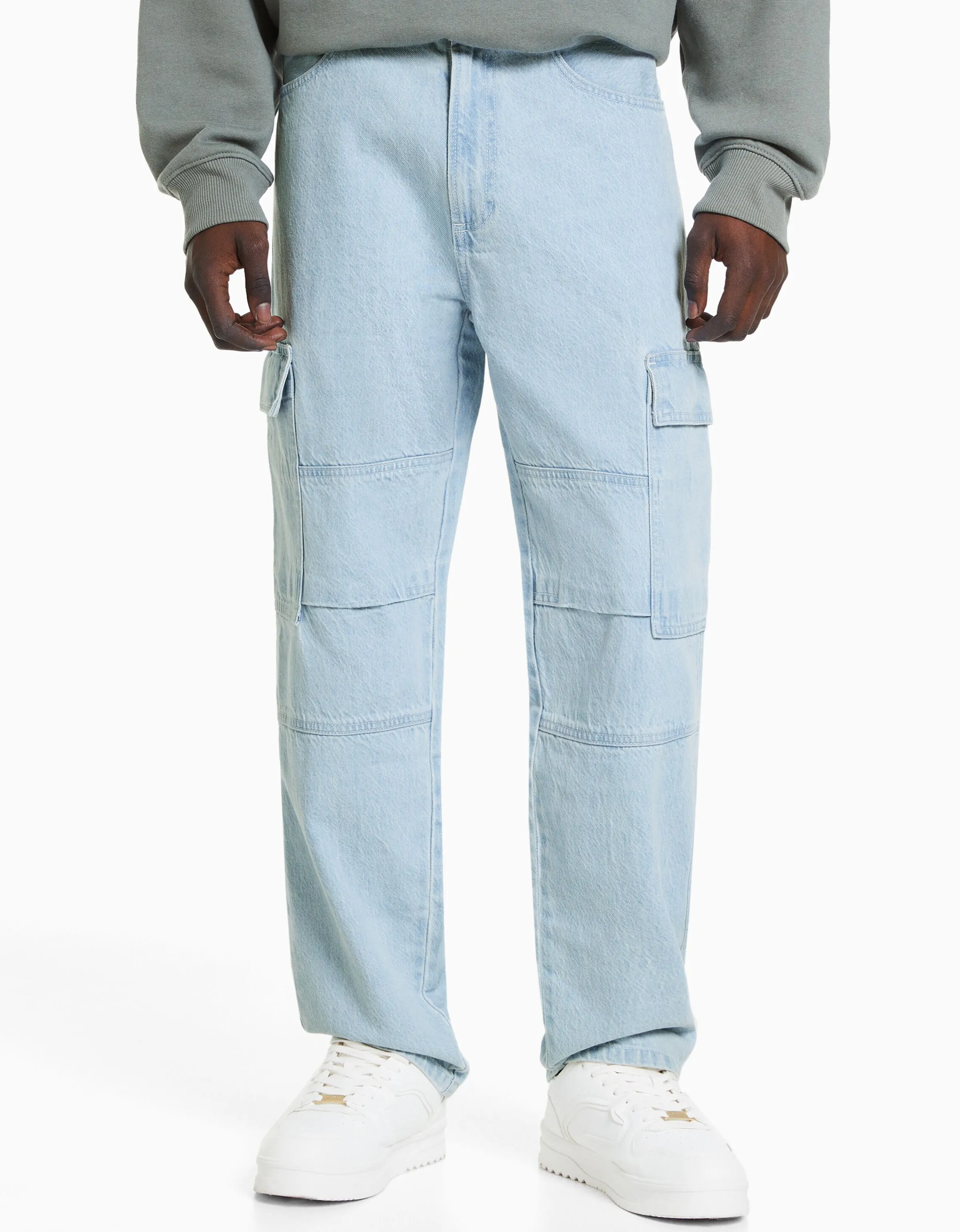 BERSHKA Jeans wide cargo Azul claro Store