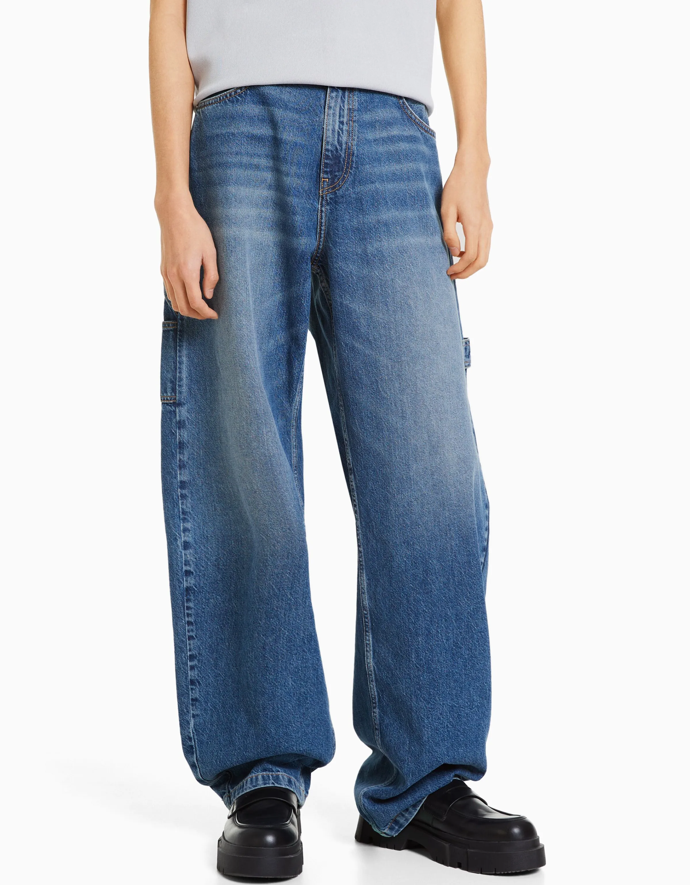 BERSHKA Jeans wide leg balloon carpenter detalle Azul lavado Shop