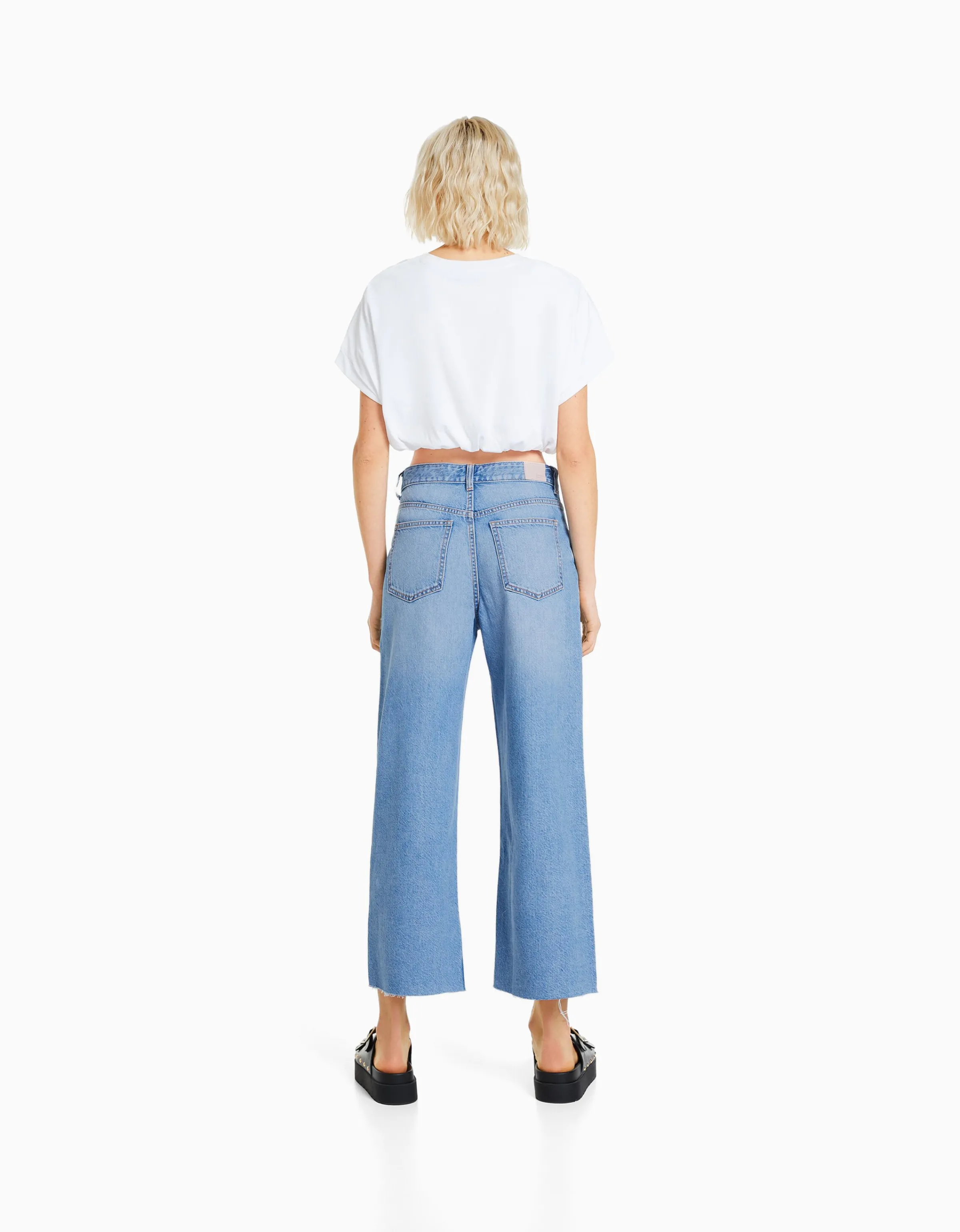 BERSHKA Jeans wide leg cropped Azul claro Online