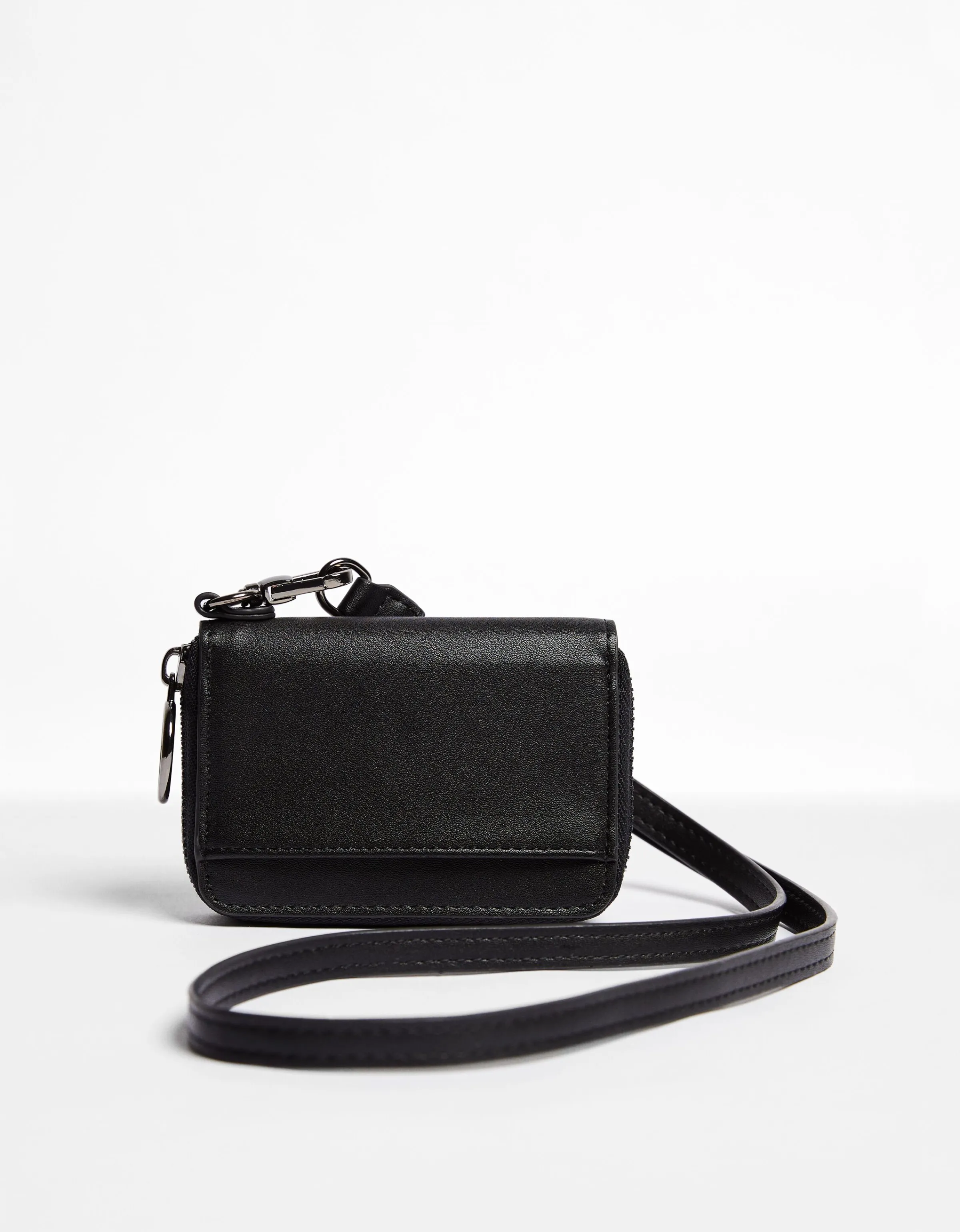 BERSHKA Monedero asa Negro New