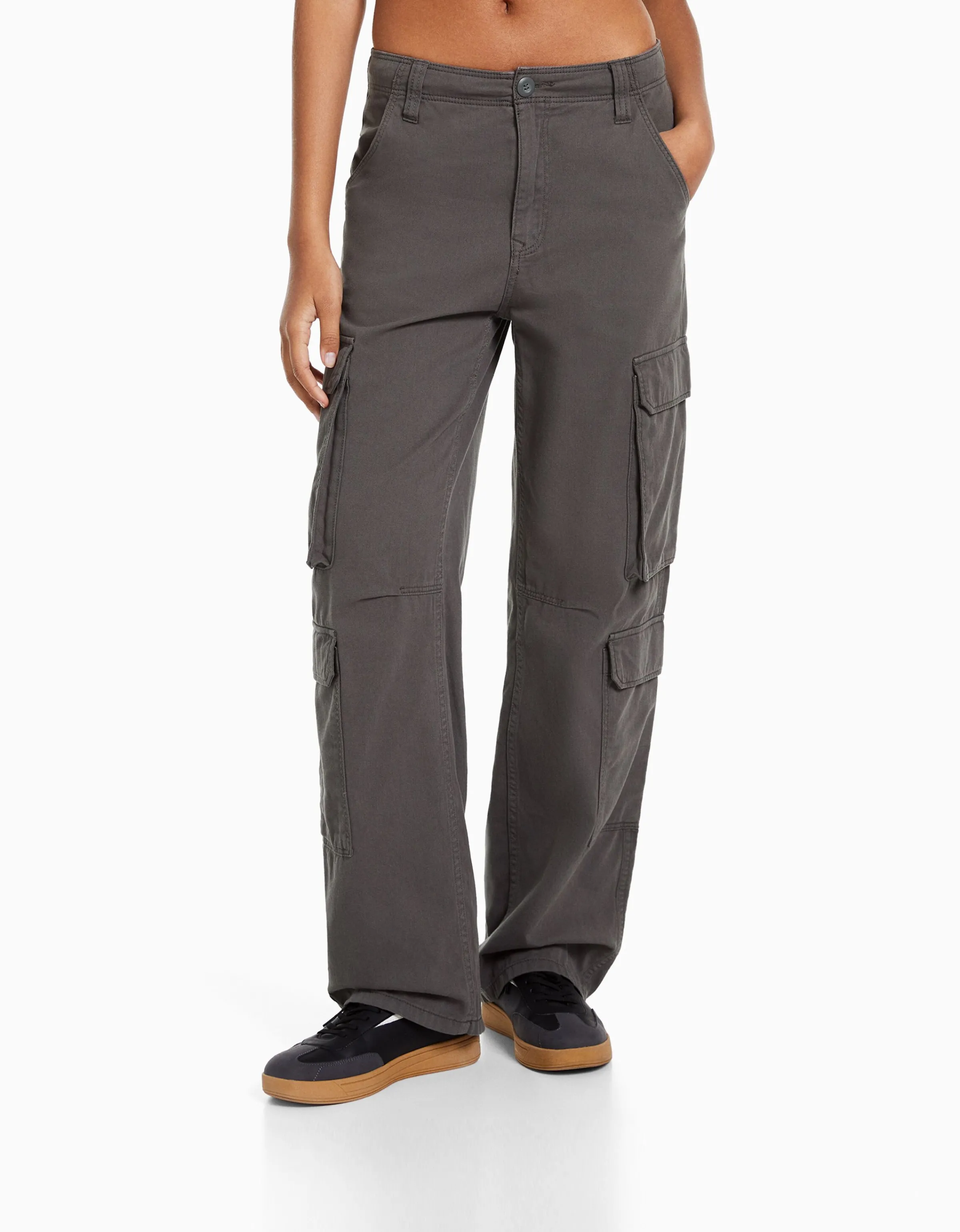 BERSHKA Pantalón cargo sarga multipocket ajustable Gris Discount