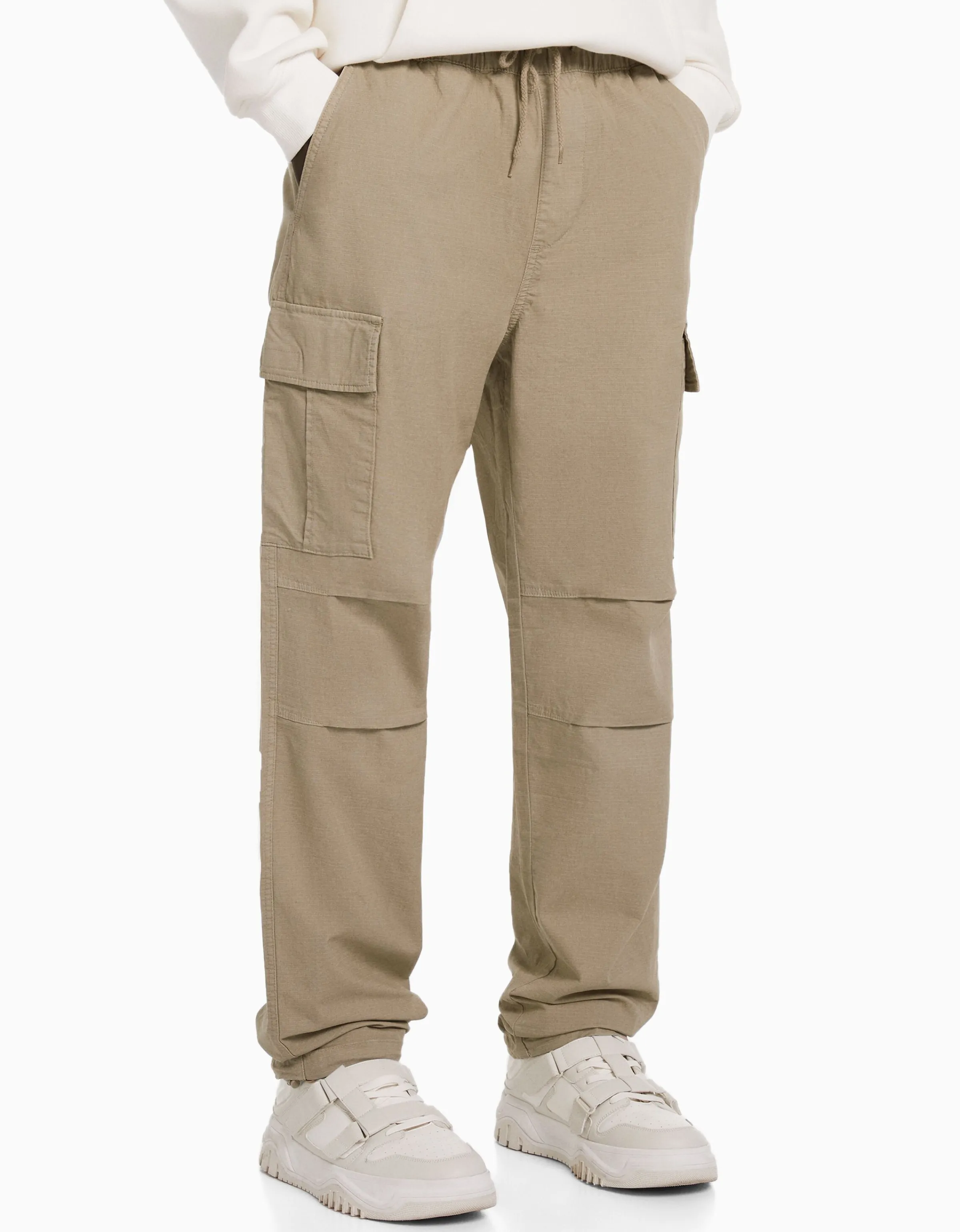 BERSHKA Pantalón cargo stoppers Arena Hot