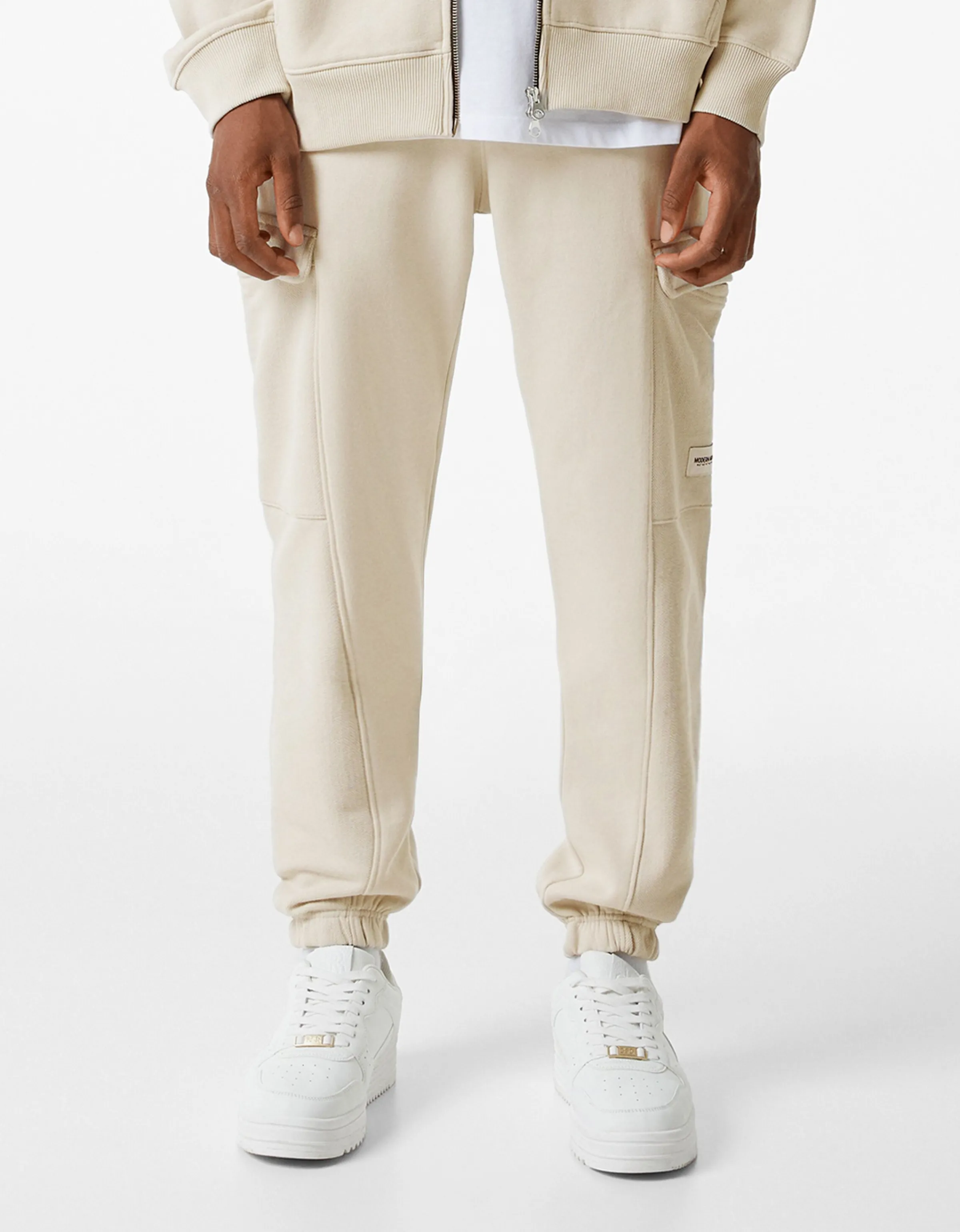 BERSHKA Pantalón felpa jogger cargo Negro Discount