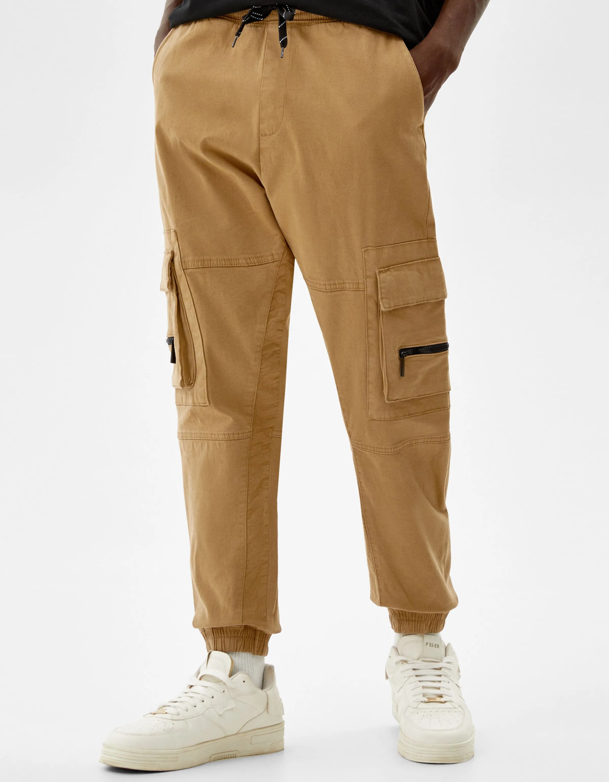 BERSHKA Pantalón jogger cargo Kaki Shop