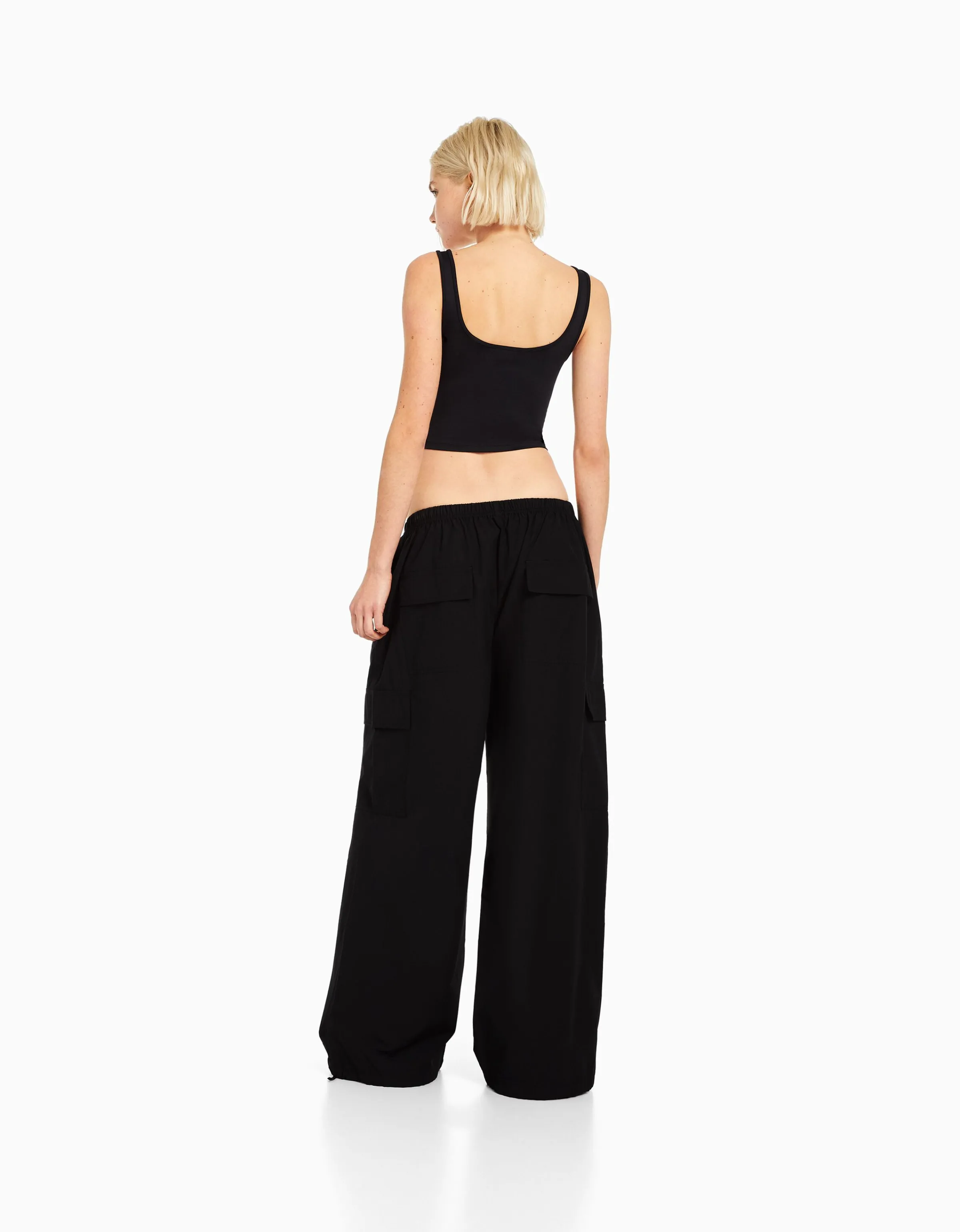 BERSHKA Pantalón jogger cargo parachute Negro Flash Sale