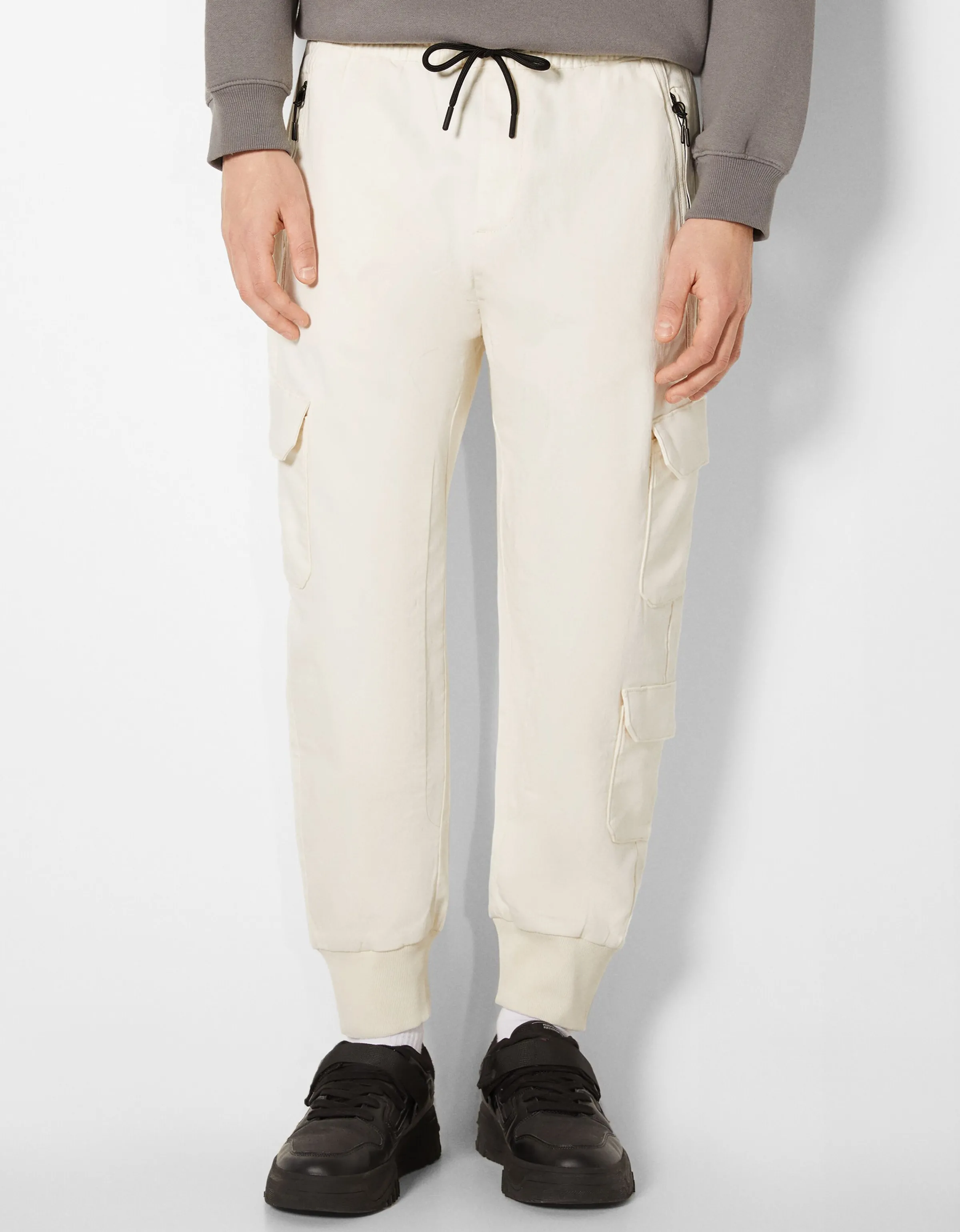 BERSHKA Pantalón jogger cargo slim Blanco roto Shop