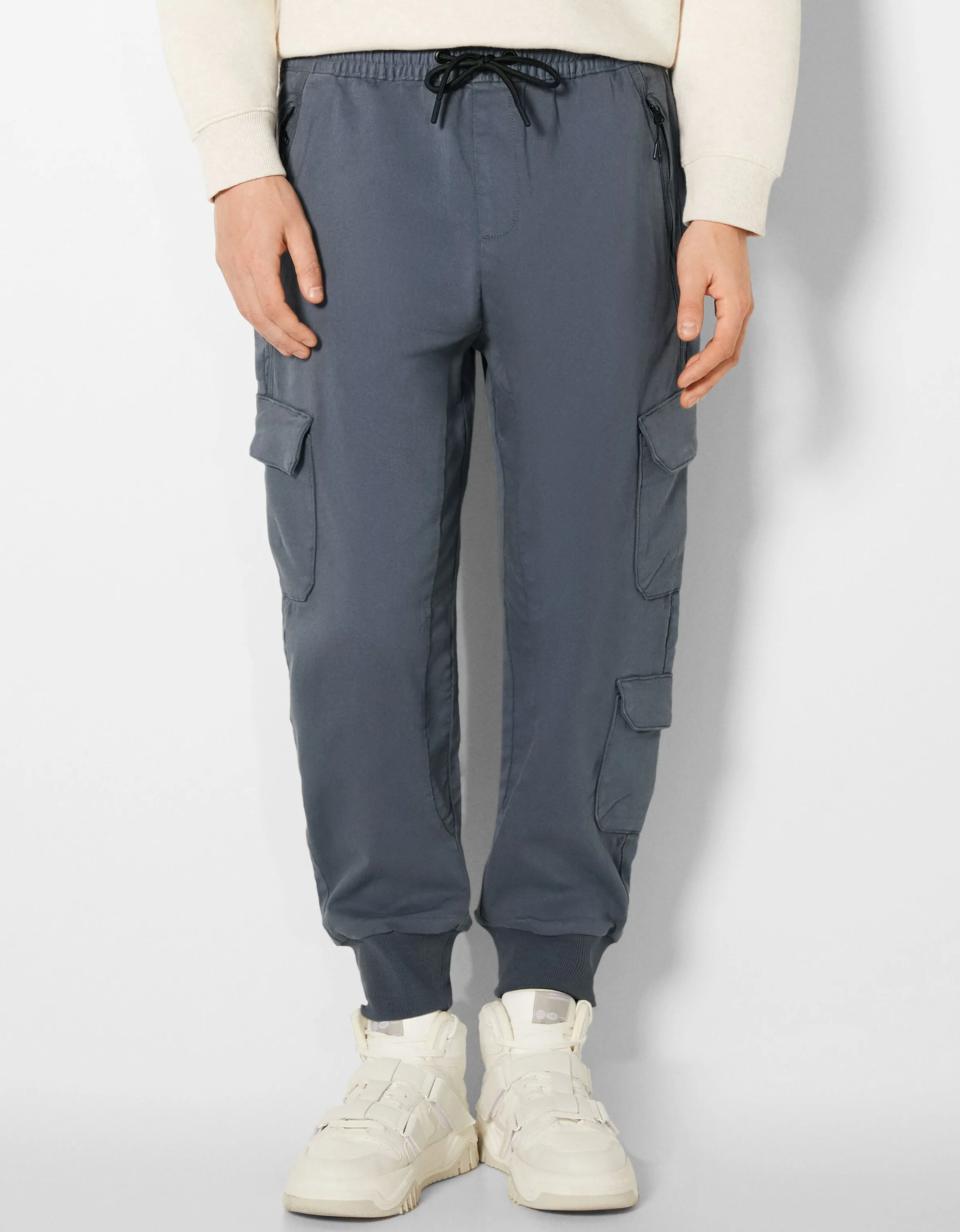 BERSHKA Pantalón jogger cargo slim Blanco roto Store