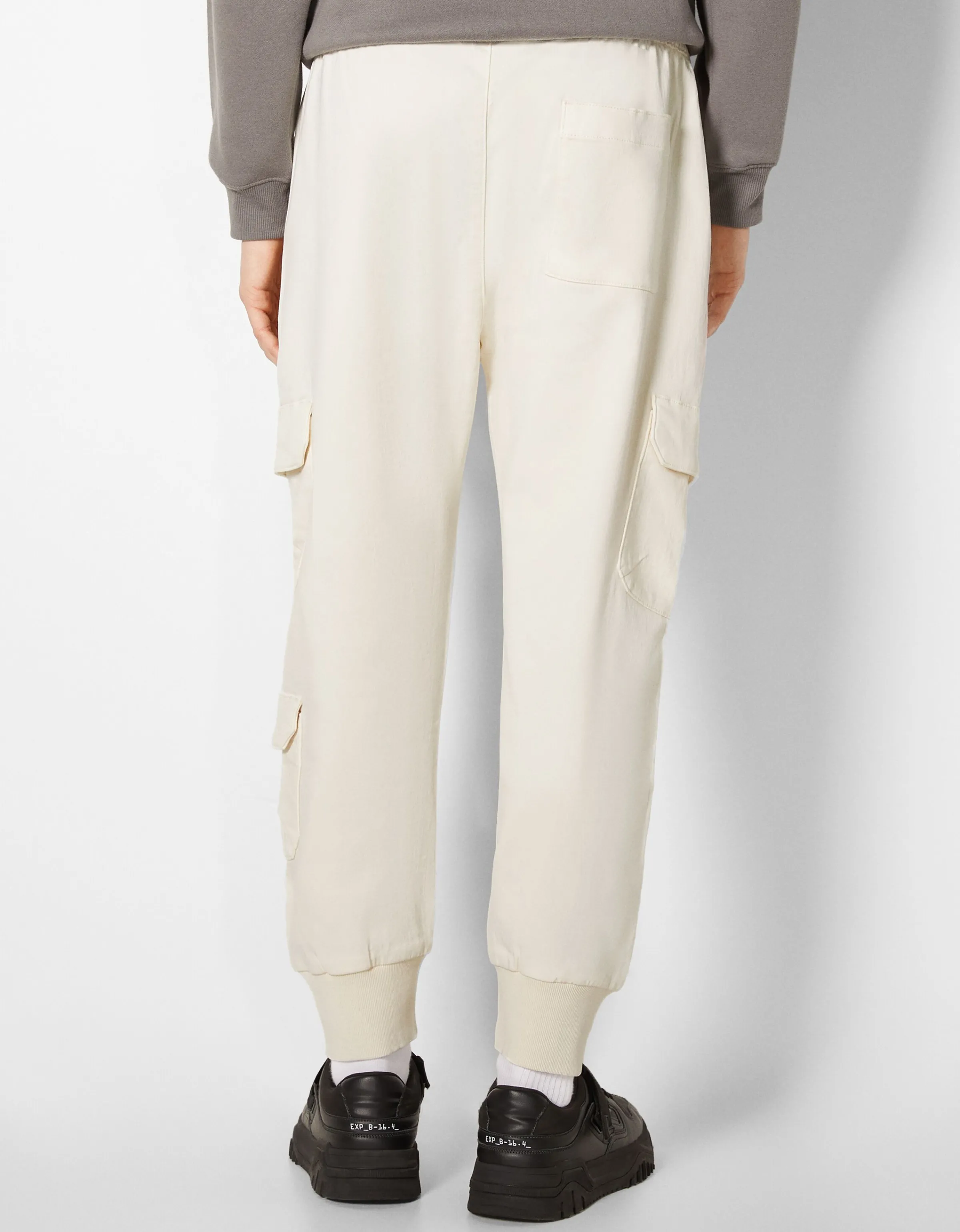 BERSHKA Pantalón jogger cargo slim Blanco roto Shop