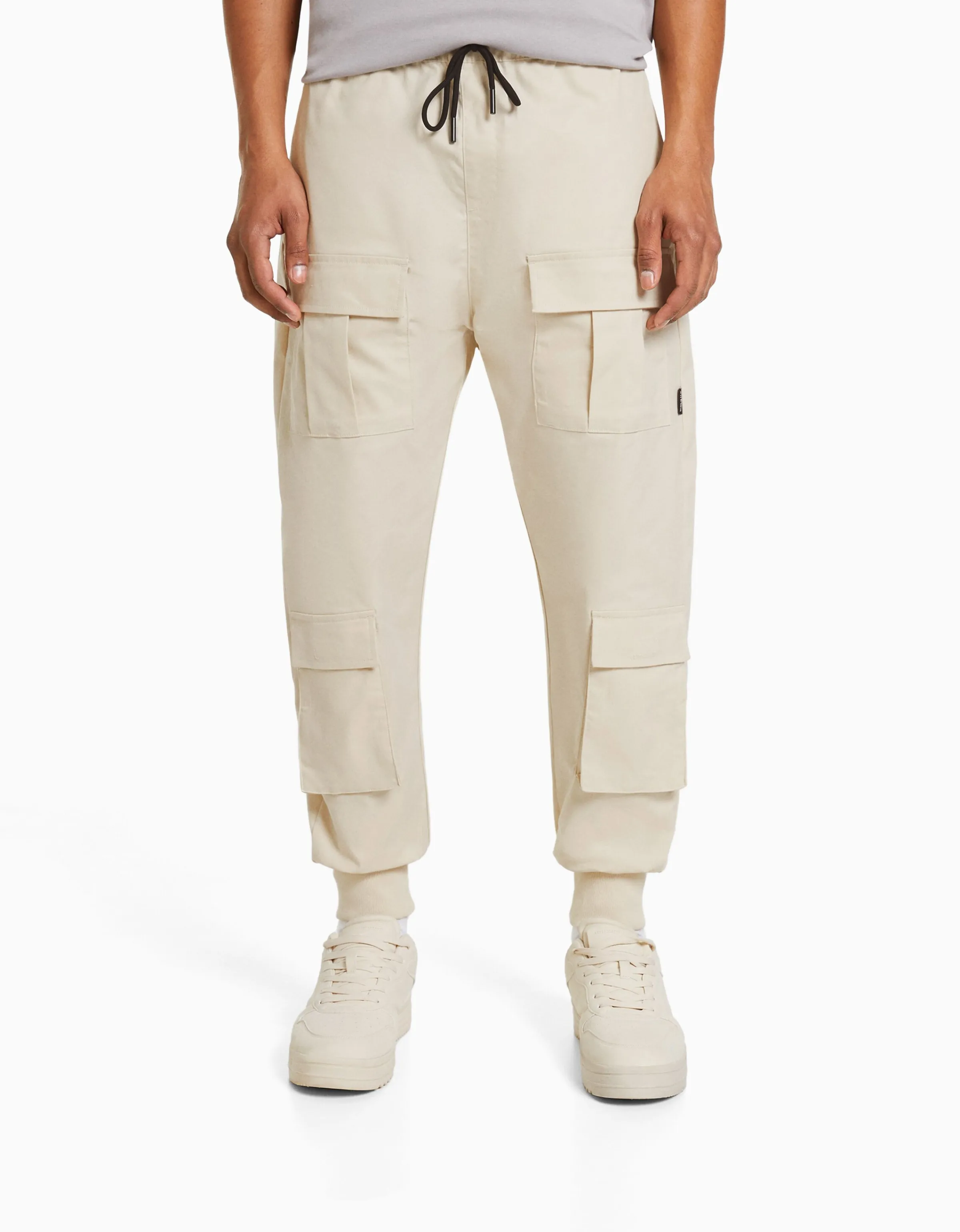 BERSHKA Pantalón jogger multicargo técnico Arena Clearance