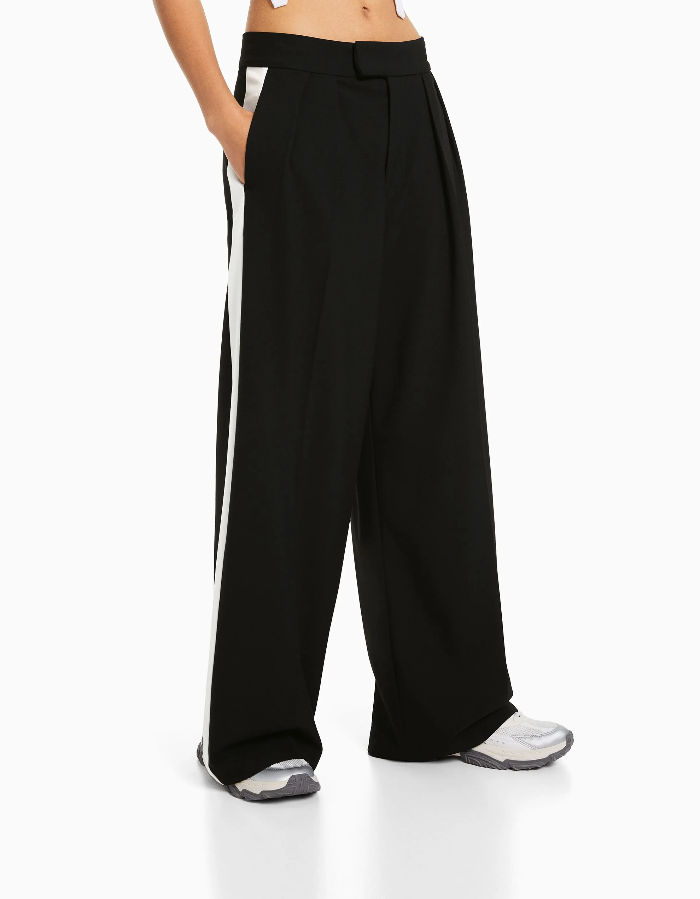 BERSHKA Pantalón tailoring wide leg banda lateral Negro Flash Sale