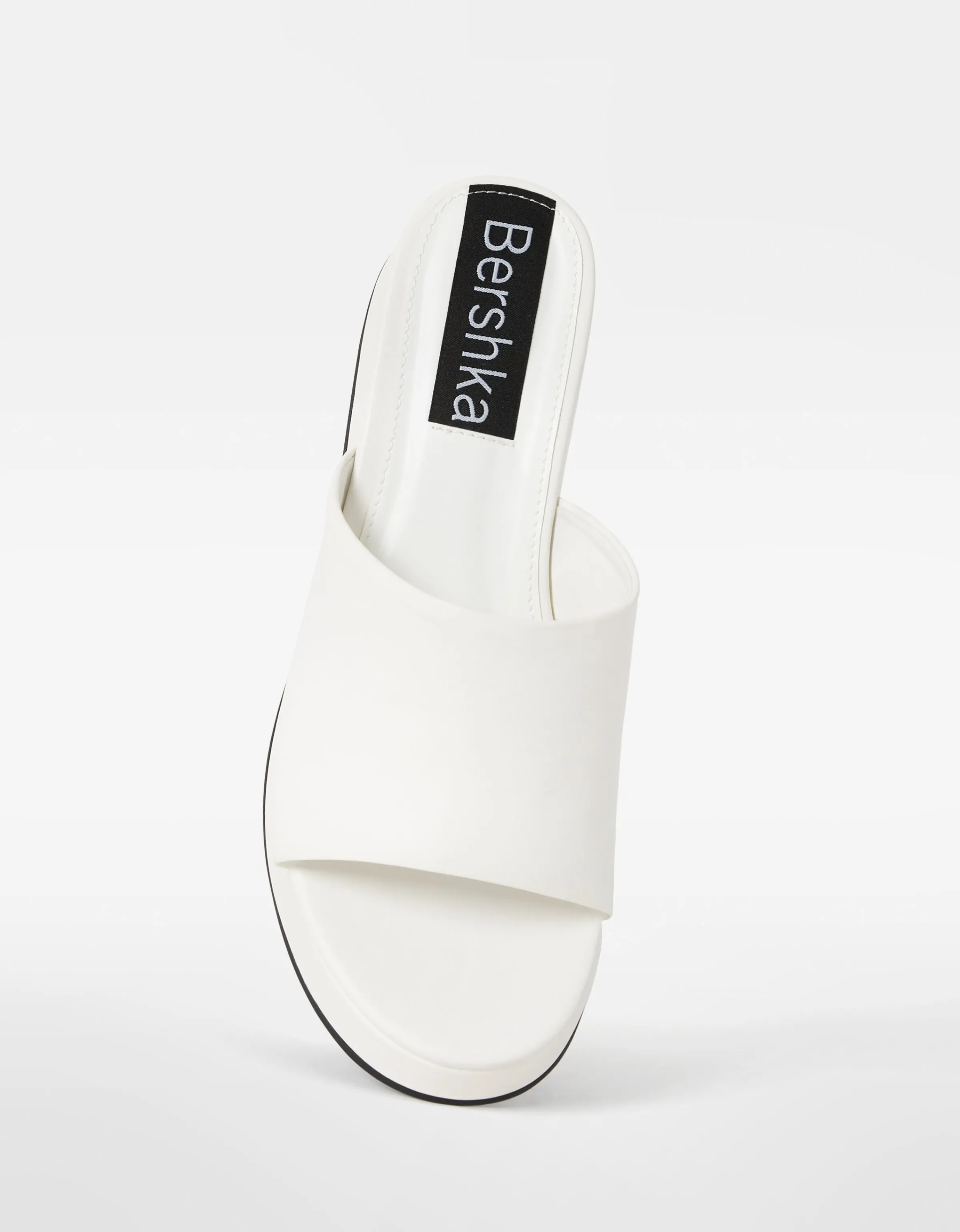 BERSHKA Sandalia plataforma Blanco Store